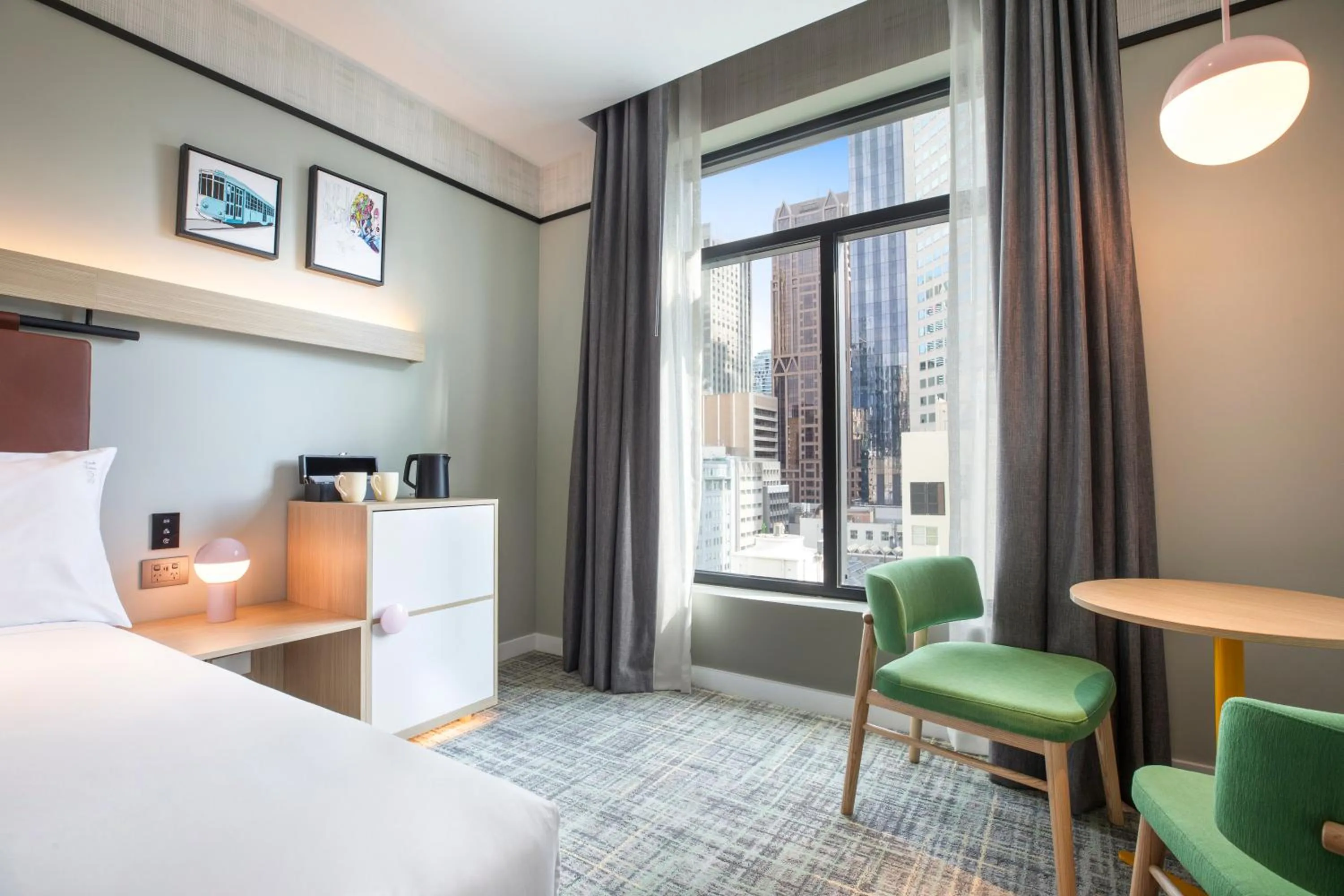 Bed in Holiday Inn Melbourne Bourke Street Mall by IHG