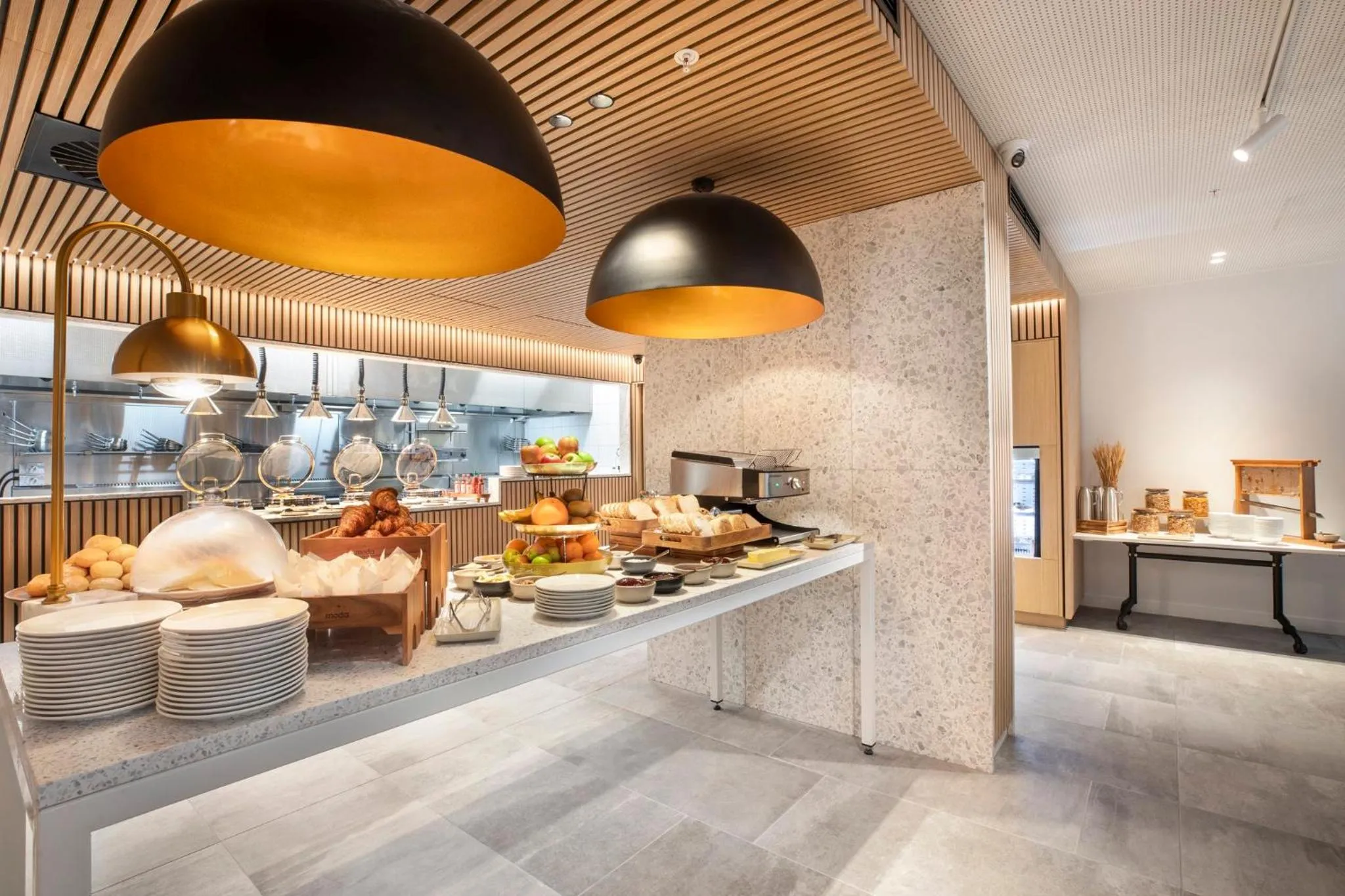 Breakfast in Holiday Inn Melbourne Bourke Street Mall by IHG