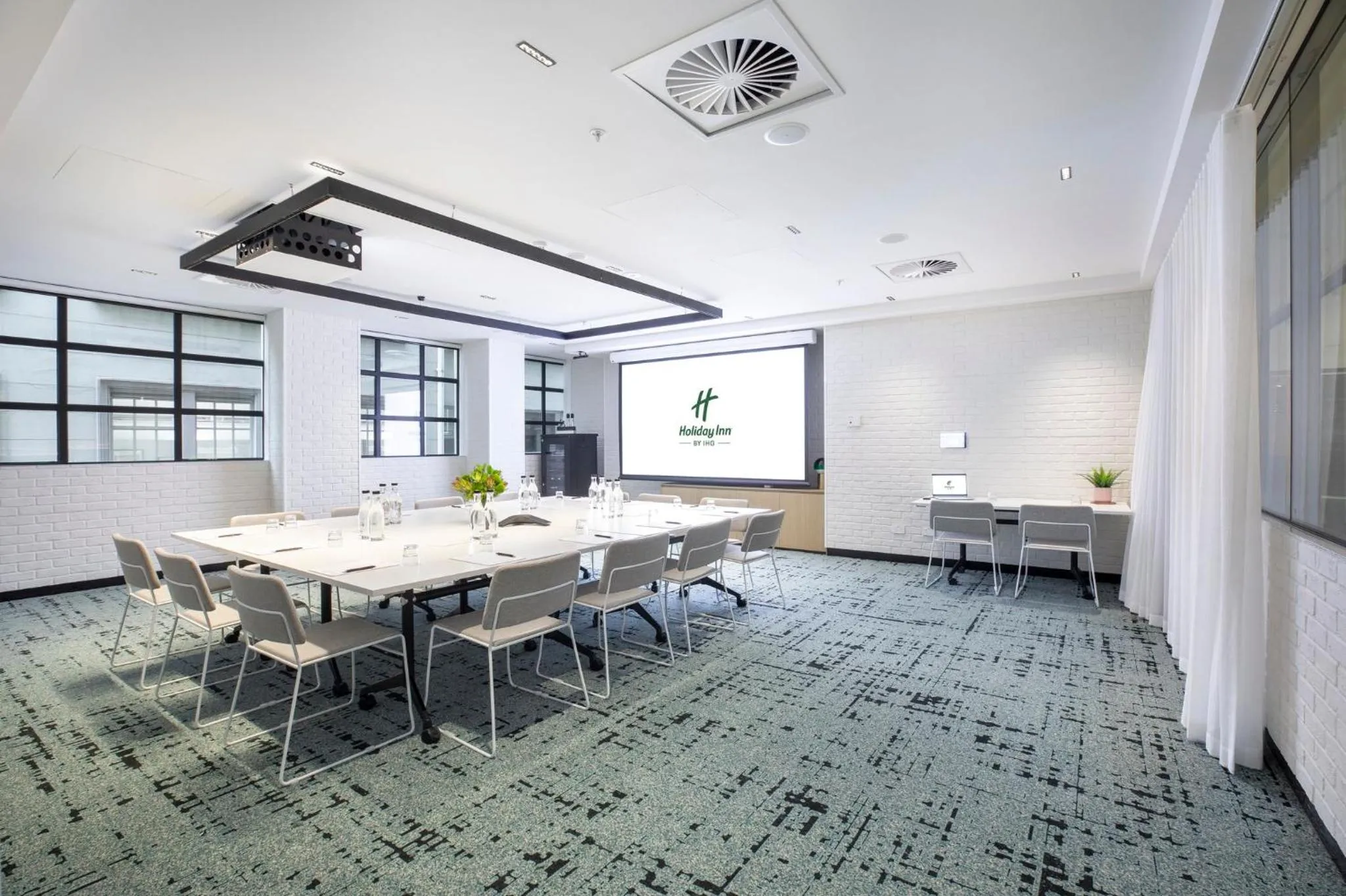 Meeting/conference room in Holiday Inn Melbourne Bourke Street Mall by IHG