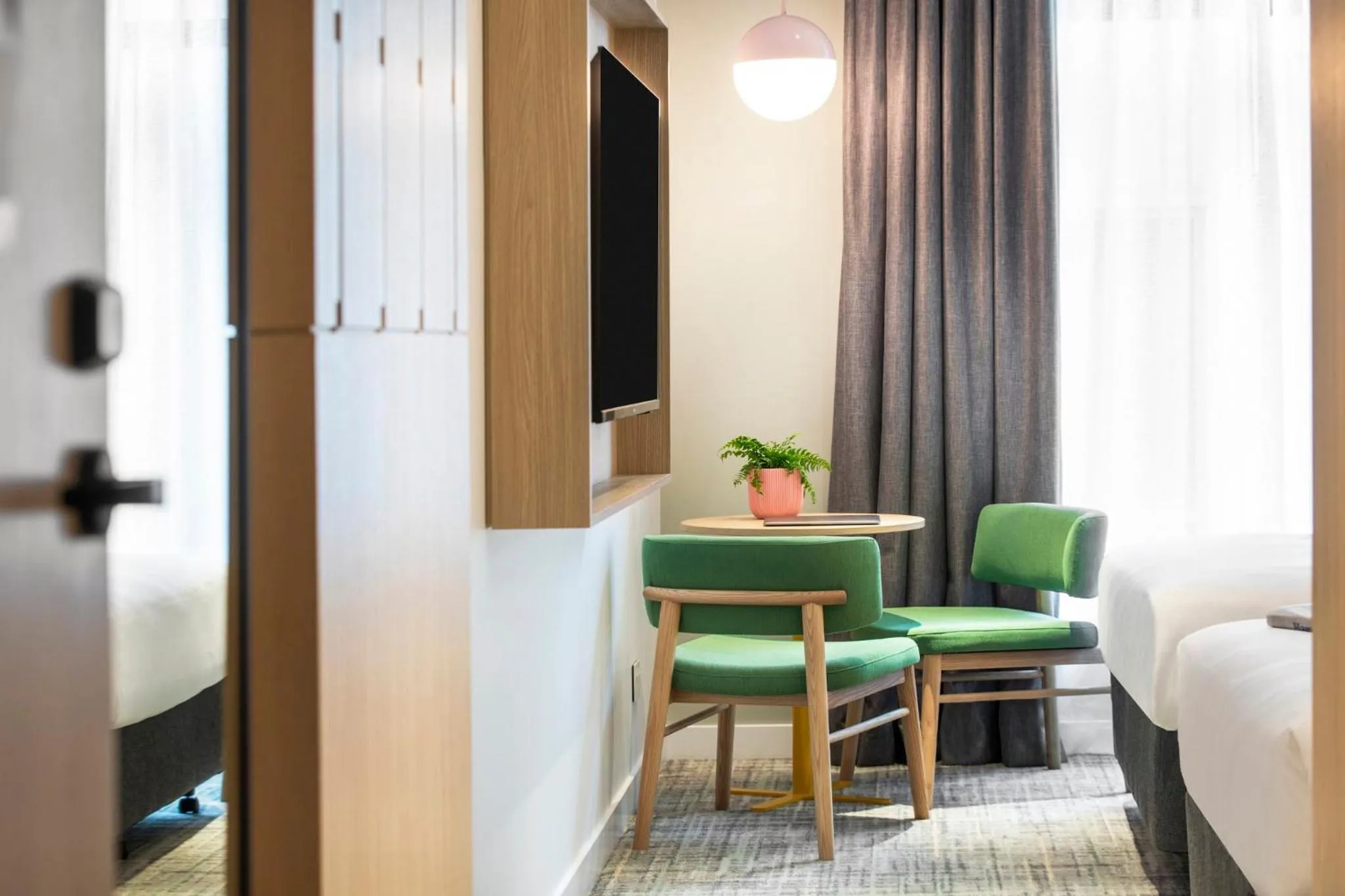 Photo of the whole room in Holiday Inn Melbourne Bourke Street Mall by IHG