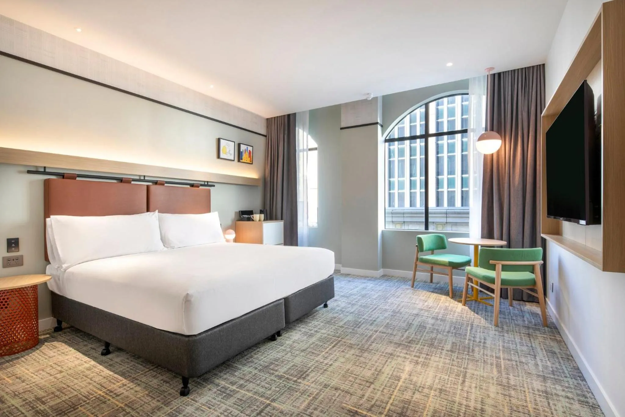 Photo of the whole room, Bed in Holiday Inn Melbourne Bourke Street Mall by IHG
