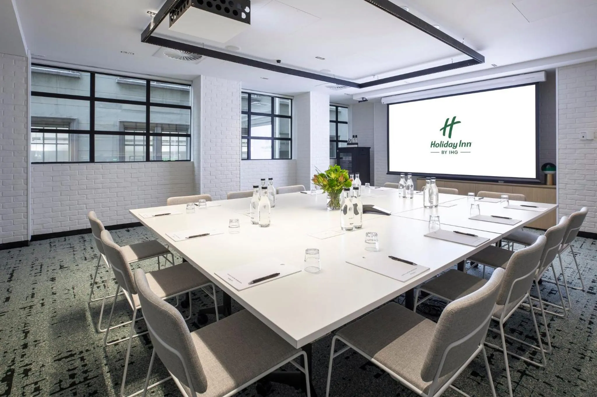 Meeting/conference room in Holiday Inn Melbourne Bourke Street Mall by IHG