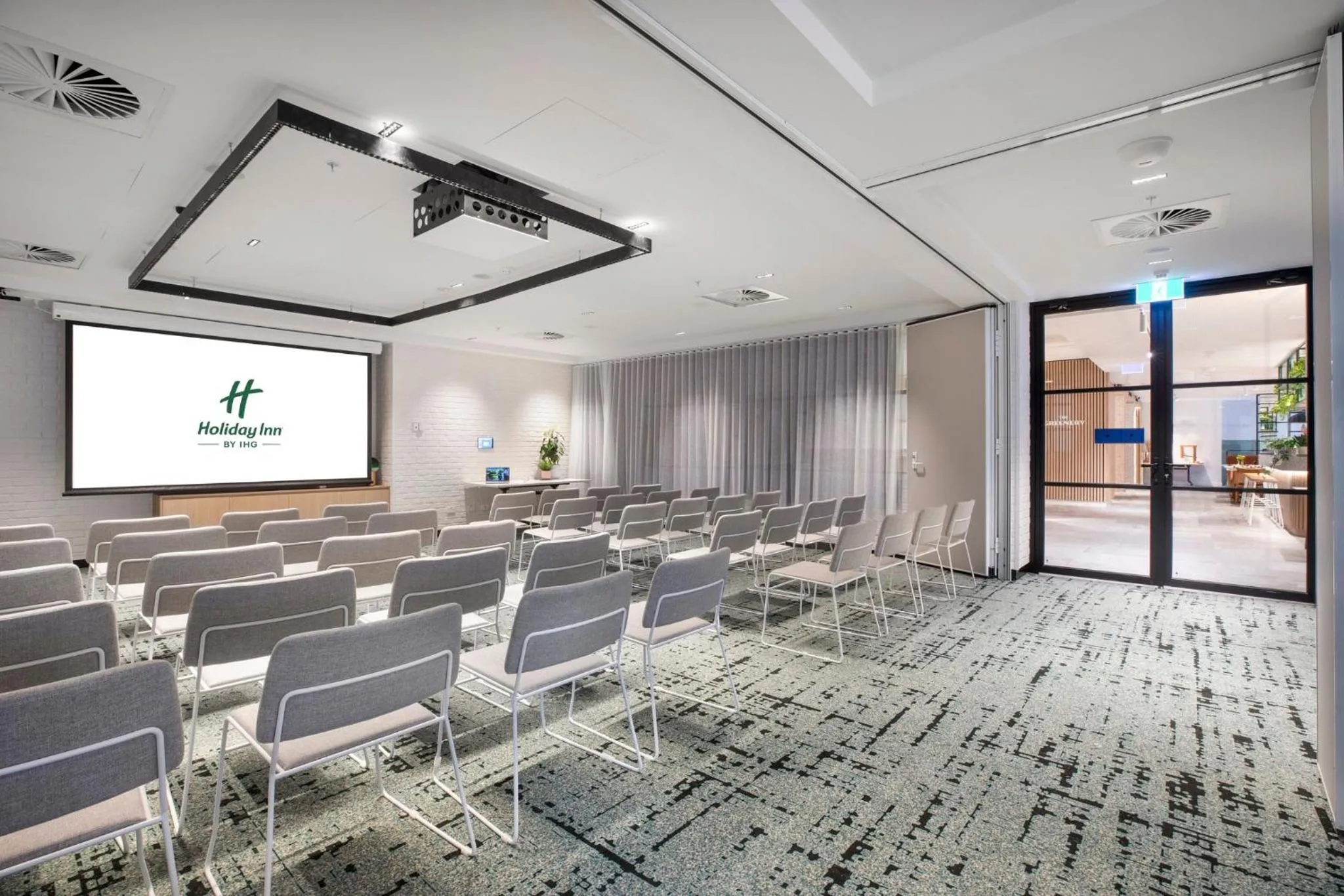 Meeting/conference room in Holiday Inn Melbourne Bourke Street Mall by IHG