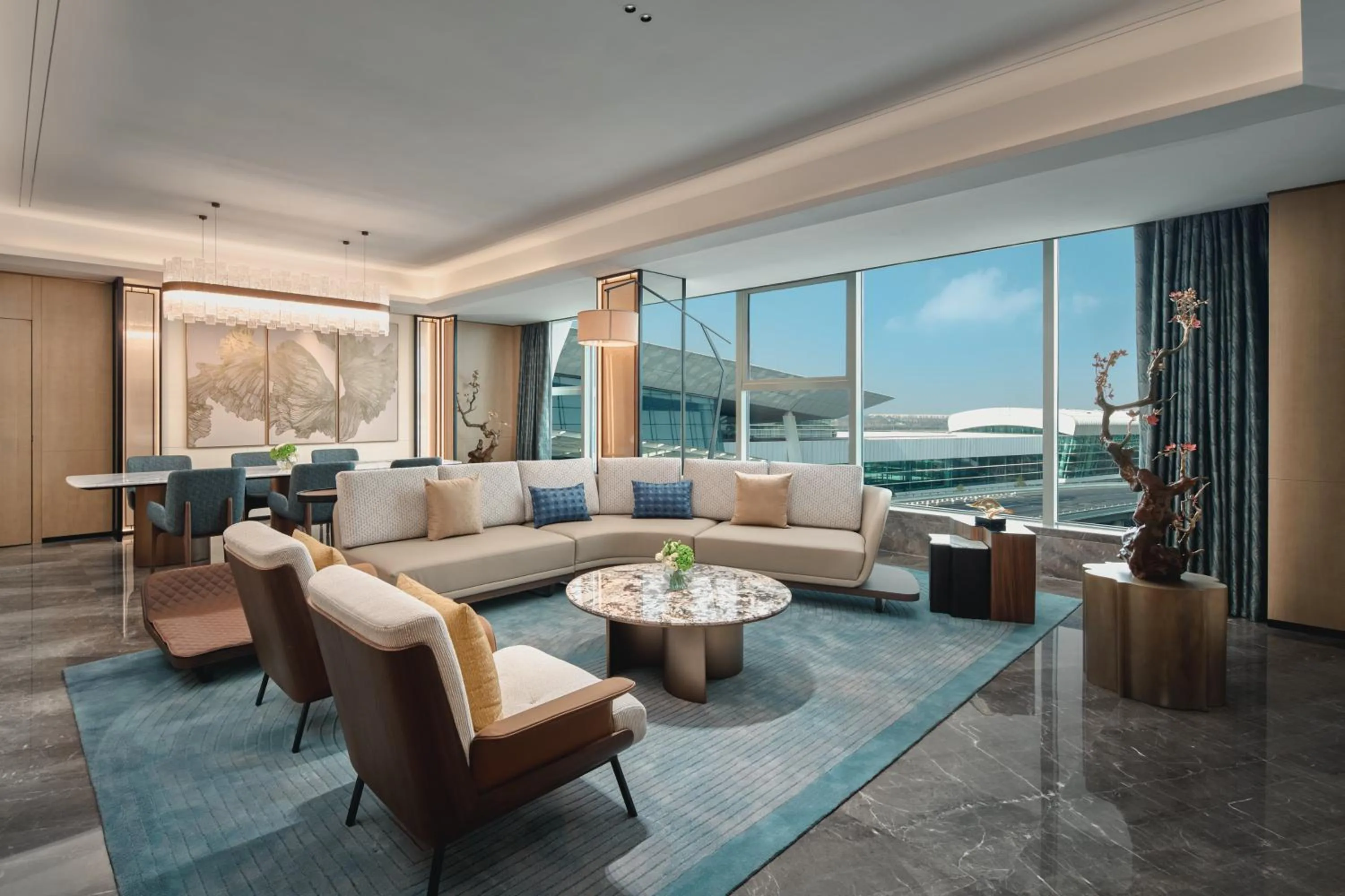 Photo of the whole room in Crowne Plaza Wuhan Tianhe Airport by IHG