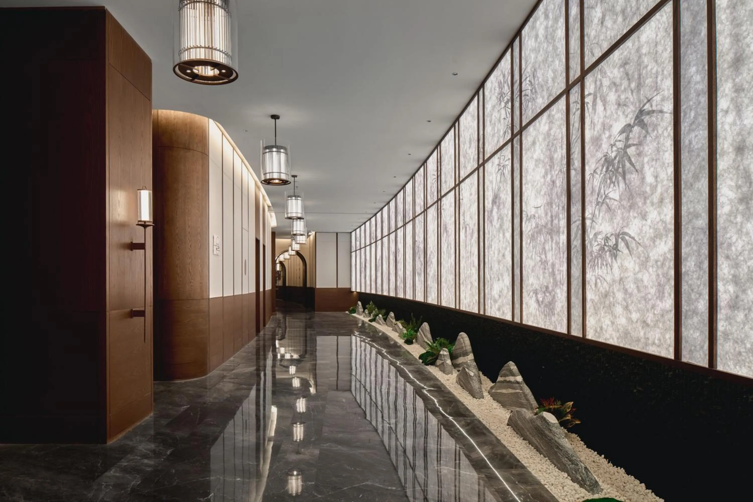 Restaurant/places to eat in Crowne Plaza Wuhan Tianhe Airport by IHG