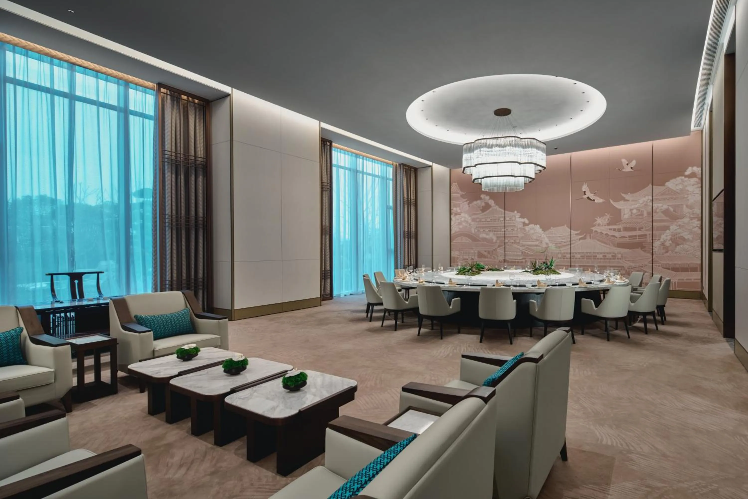 Restaurant/places to eat in Crowne Plaza Wuhan Tianhe Airport by IHG