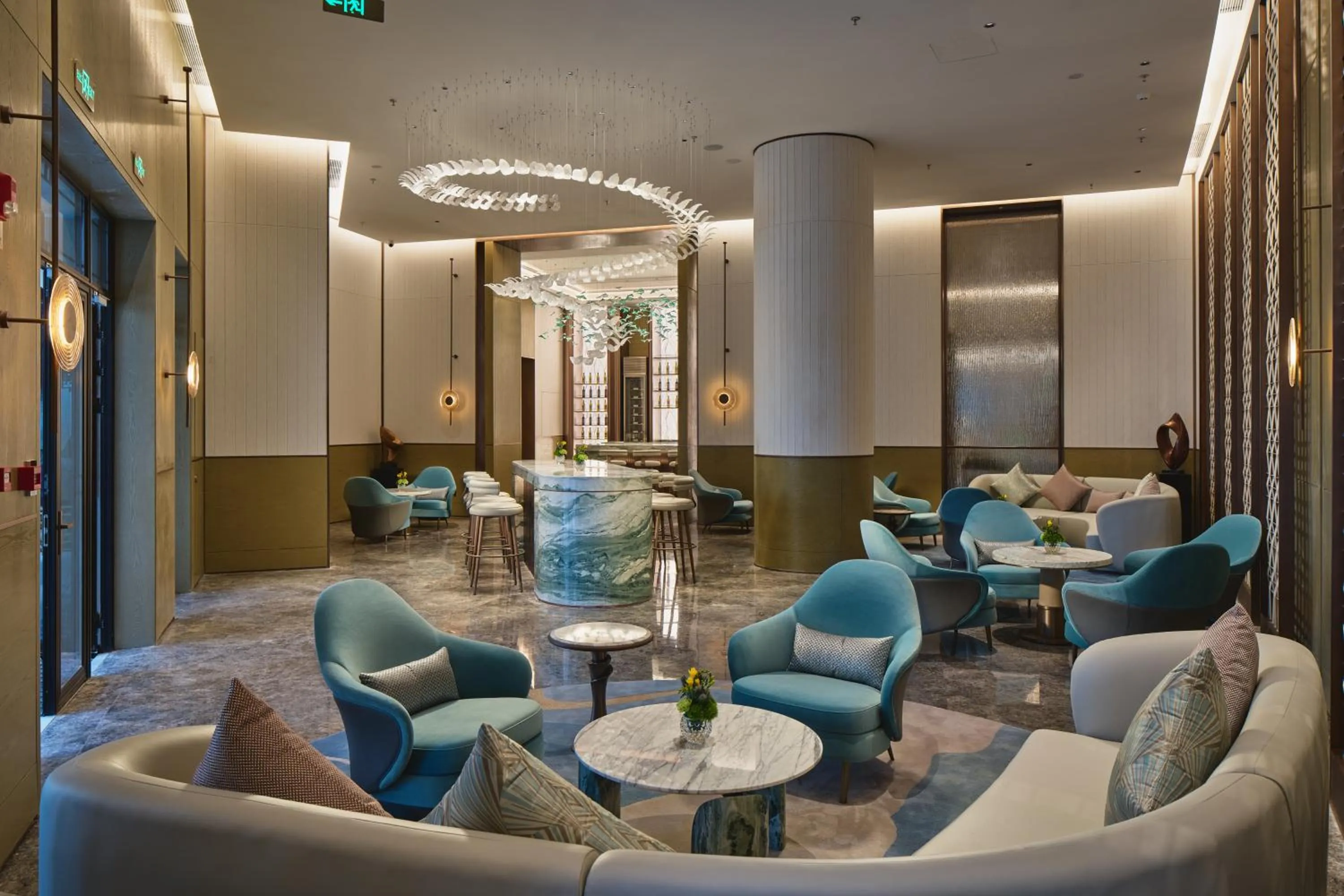 Lobby or reception in Holiday Inn Wuhan Tianhe Airport by IHG