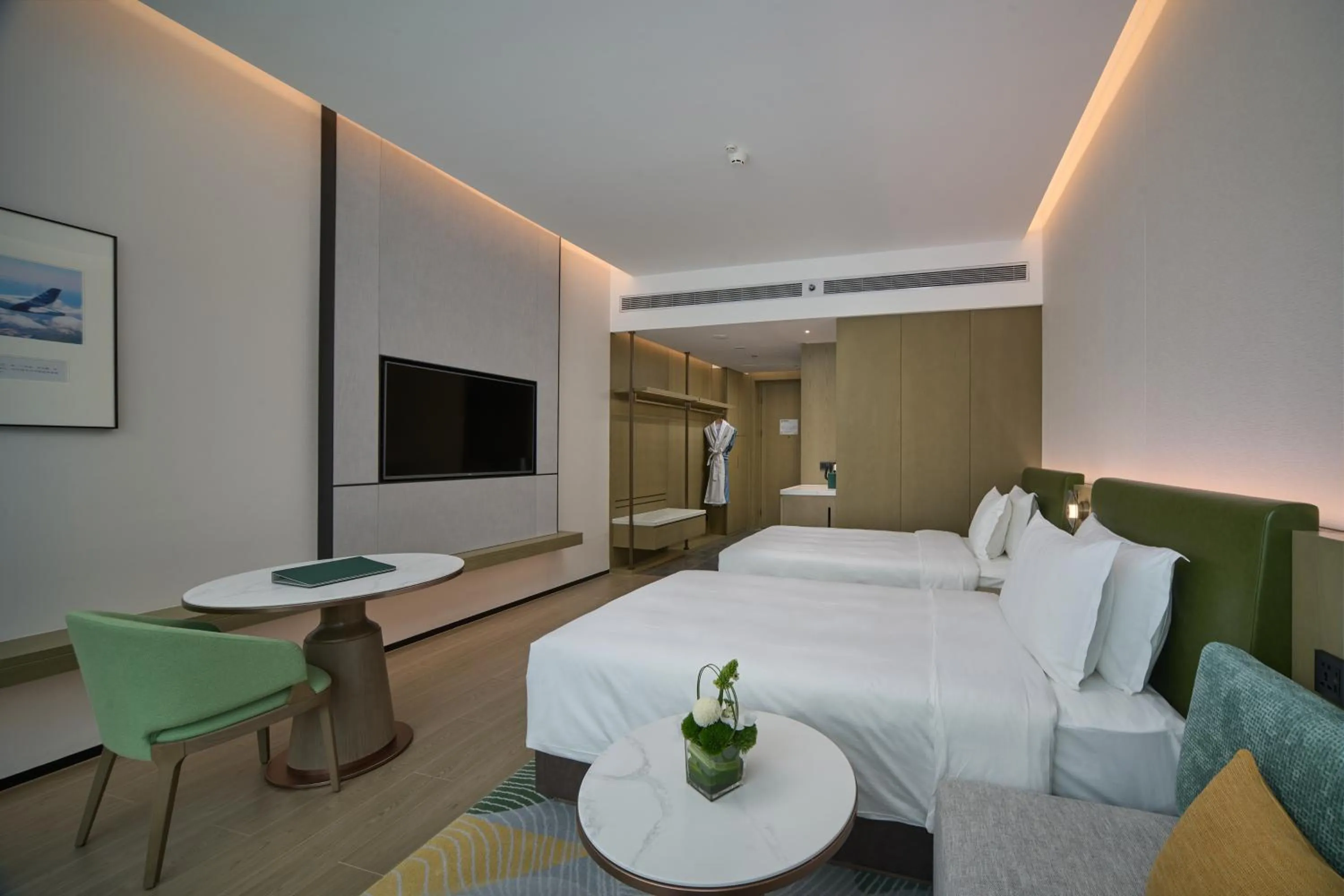 Bed in Holiday Inn Wuhan Tianhe Airport by IHG