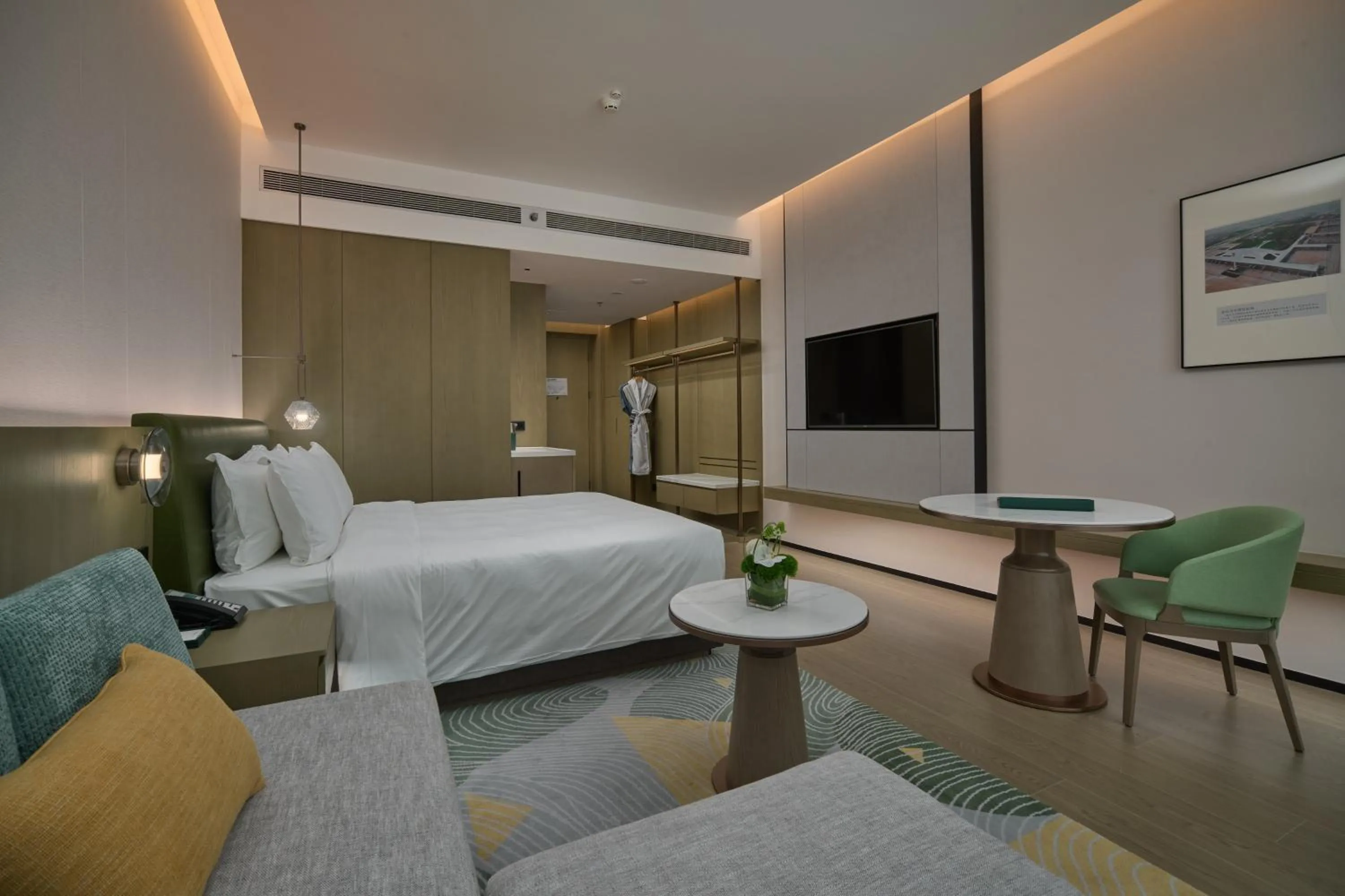 Bed in Holiday Inn Wuhan Tianhe Airport by IHG