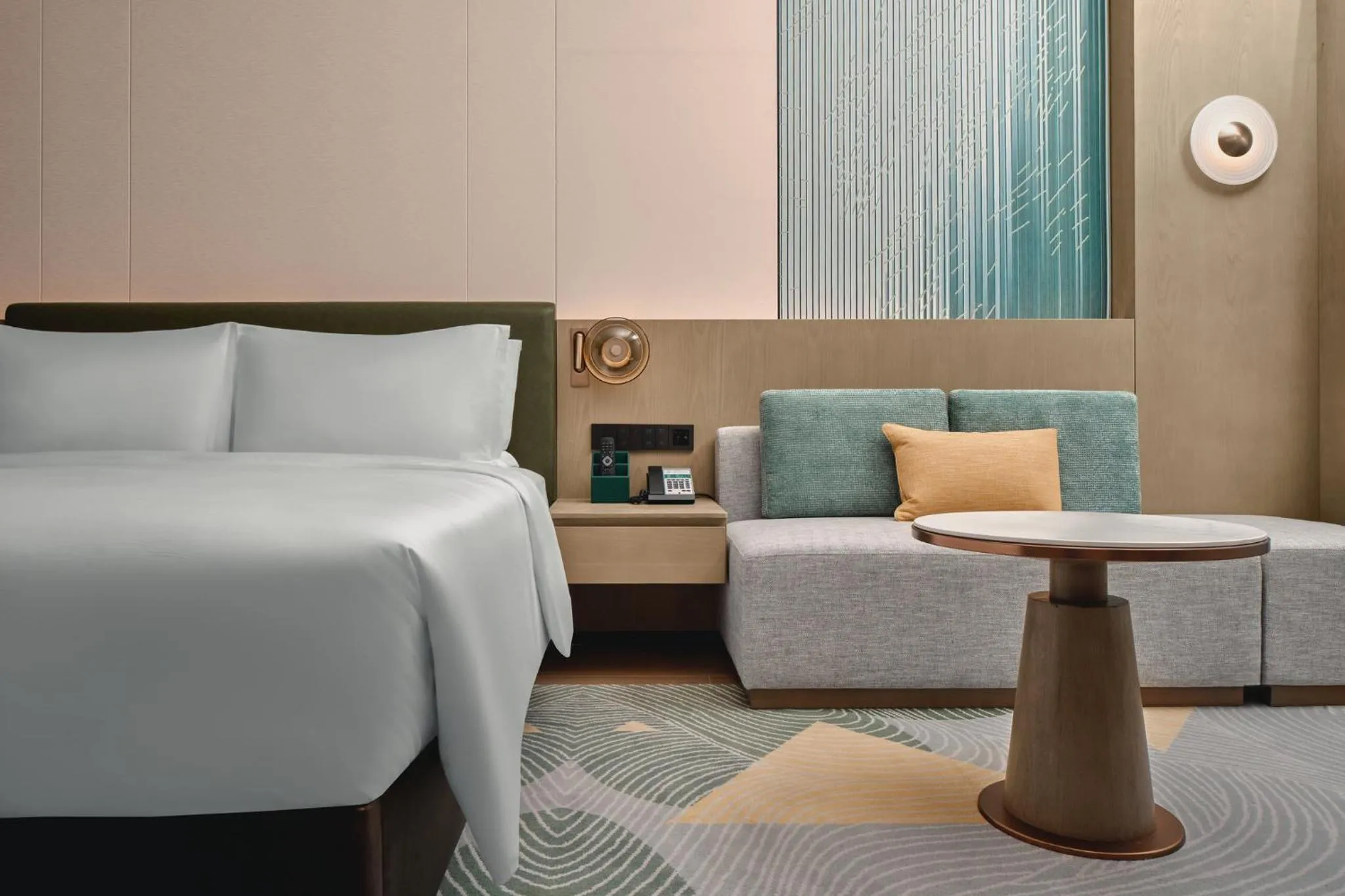 Photo of the whole room, Bed in Holiday Inn Wuhan Tianhe Airport by IHG