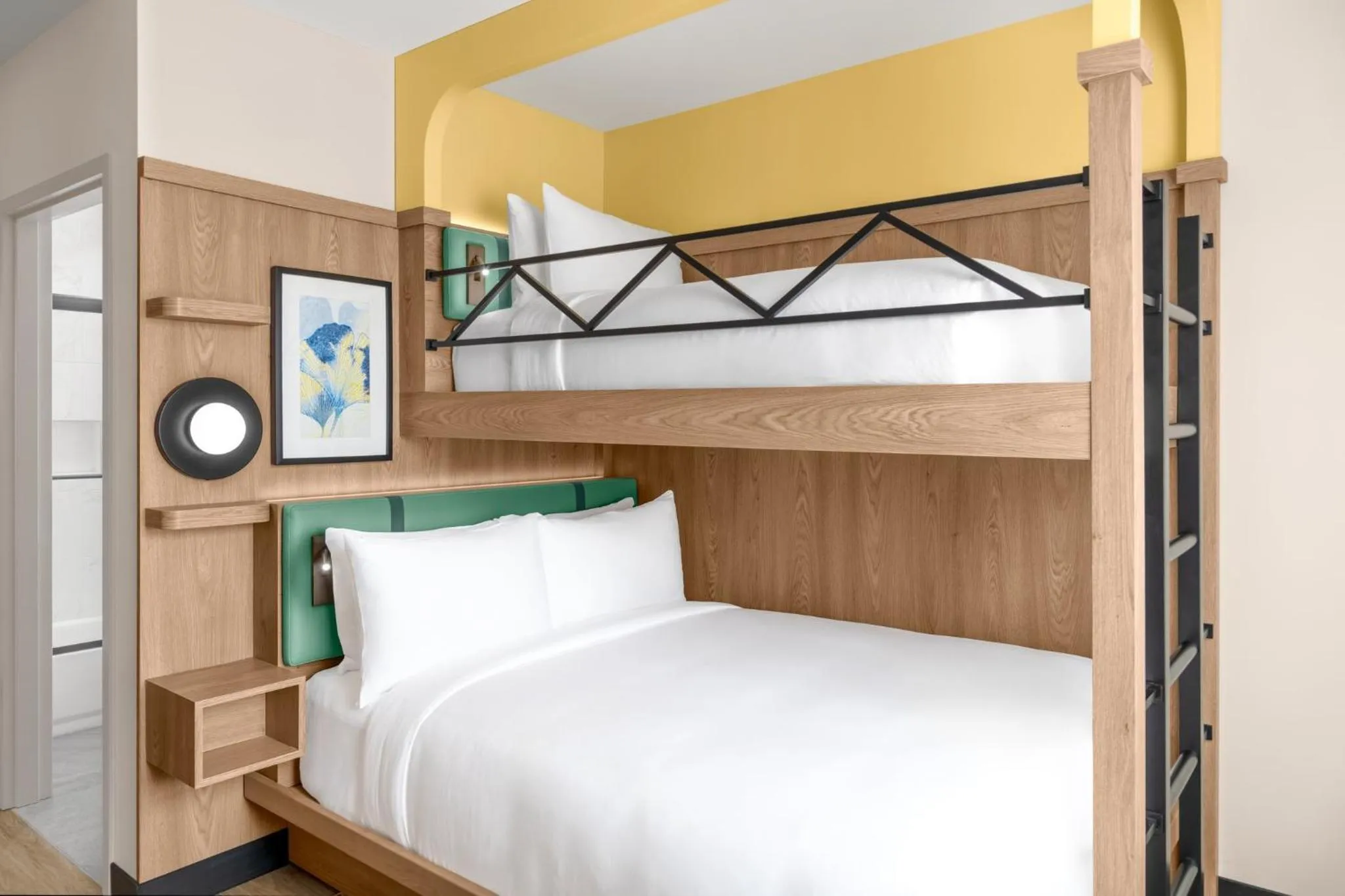 Photo of the whole room, Bed in voco Astoria by IHG