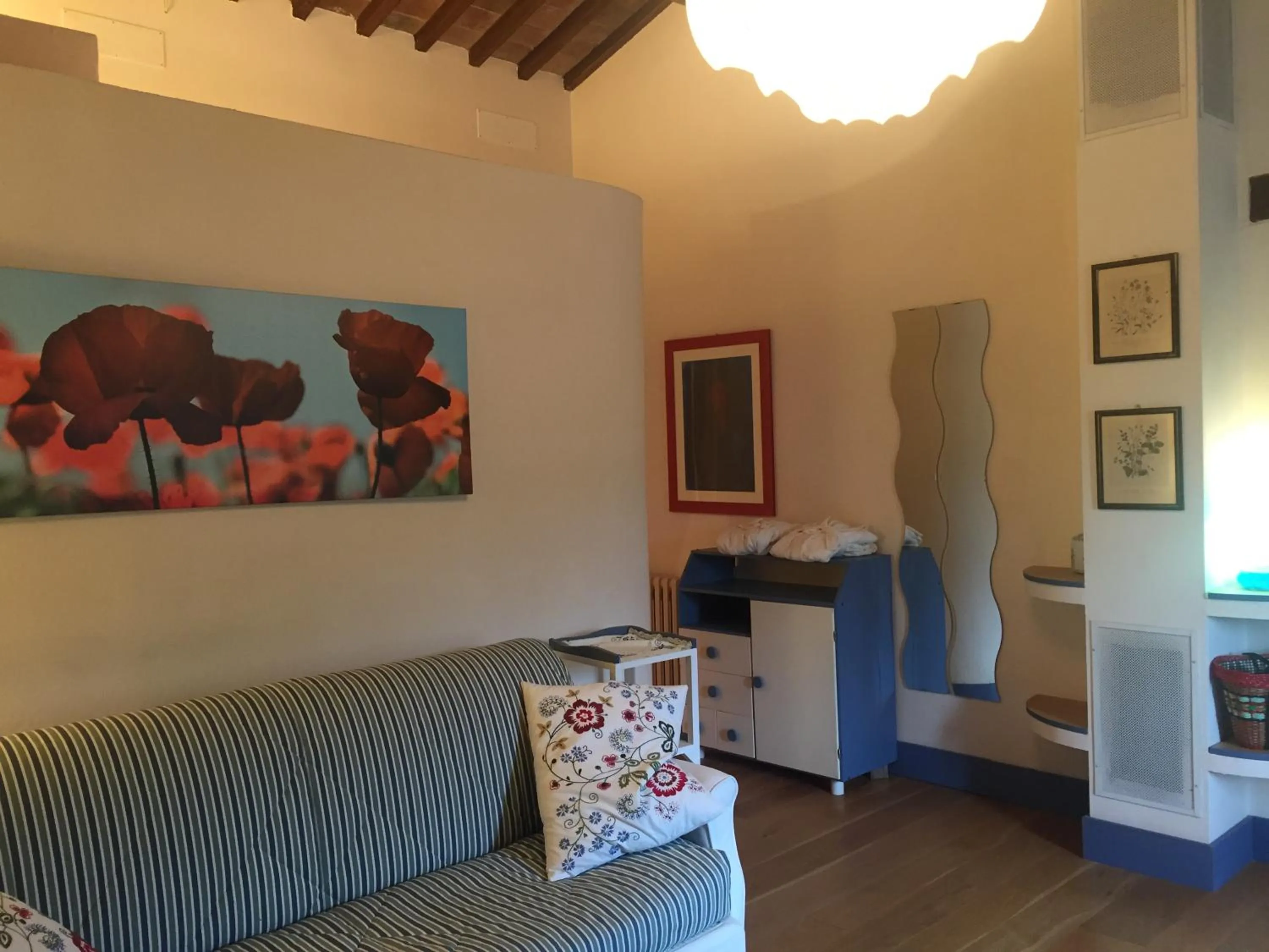 Seating area in La Vittoria 10 – La Soglia della Val d’Orcia