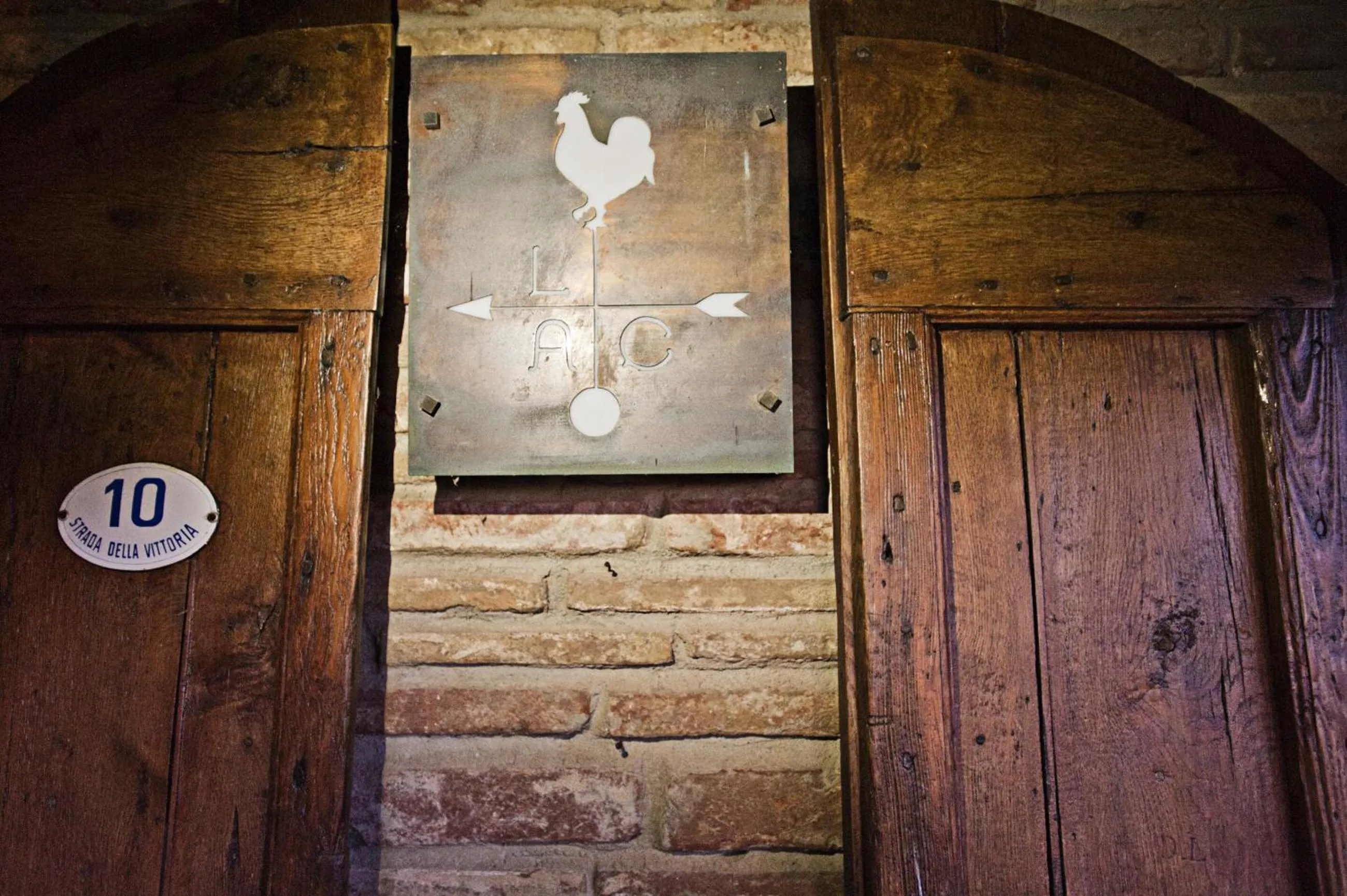 Decorative detail in La Vittoria 10 – La Soglia della Val d’Orcia