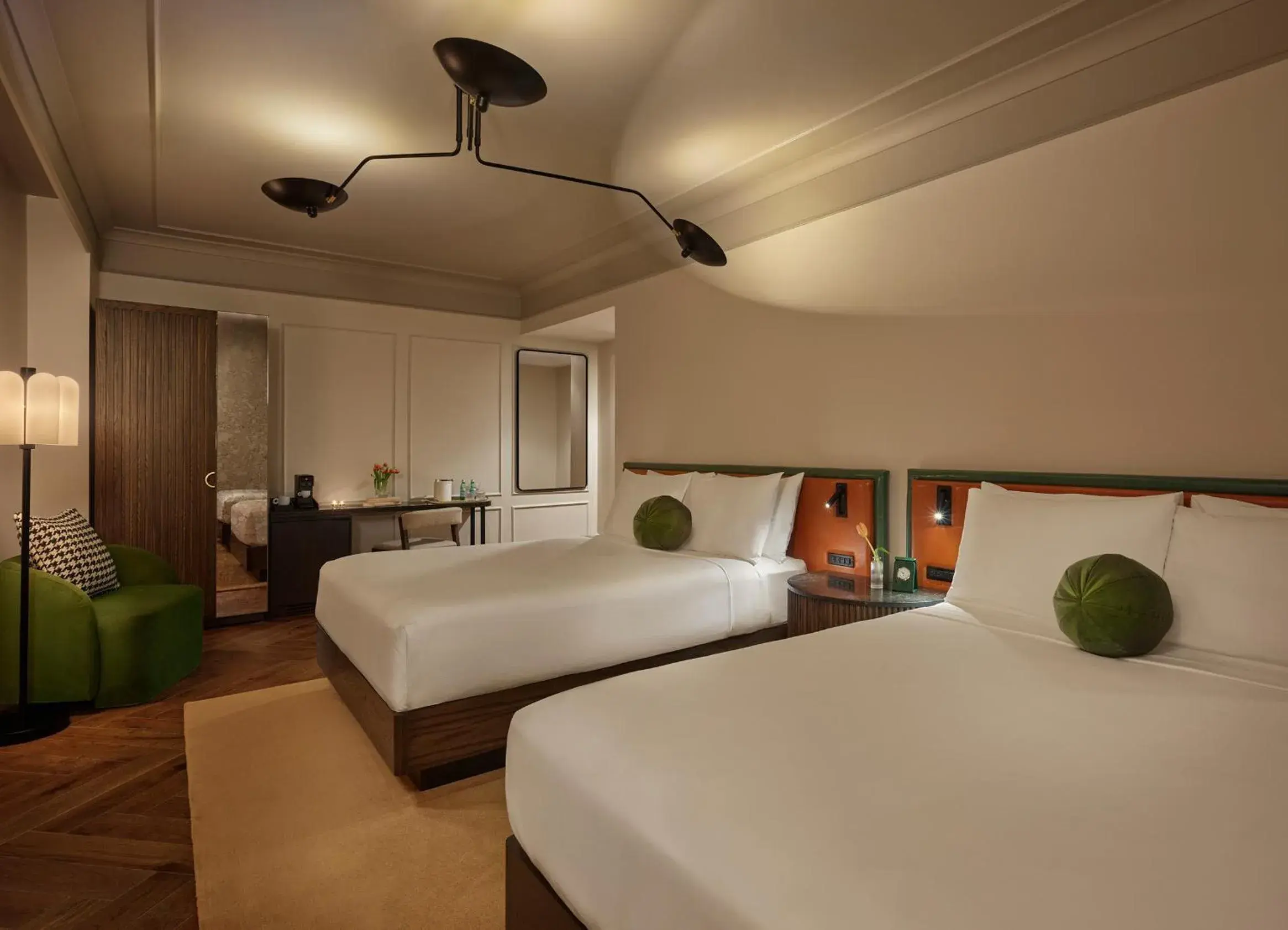 Standard Queen Room in Sixty DC Standard Queen Room in Sixty DC