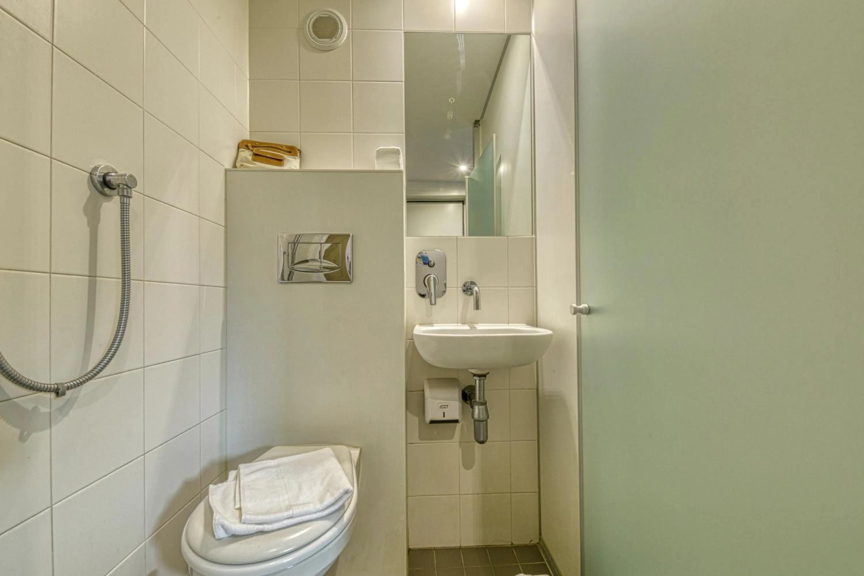 Bathroom in Eklo Hotels Le Havre