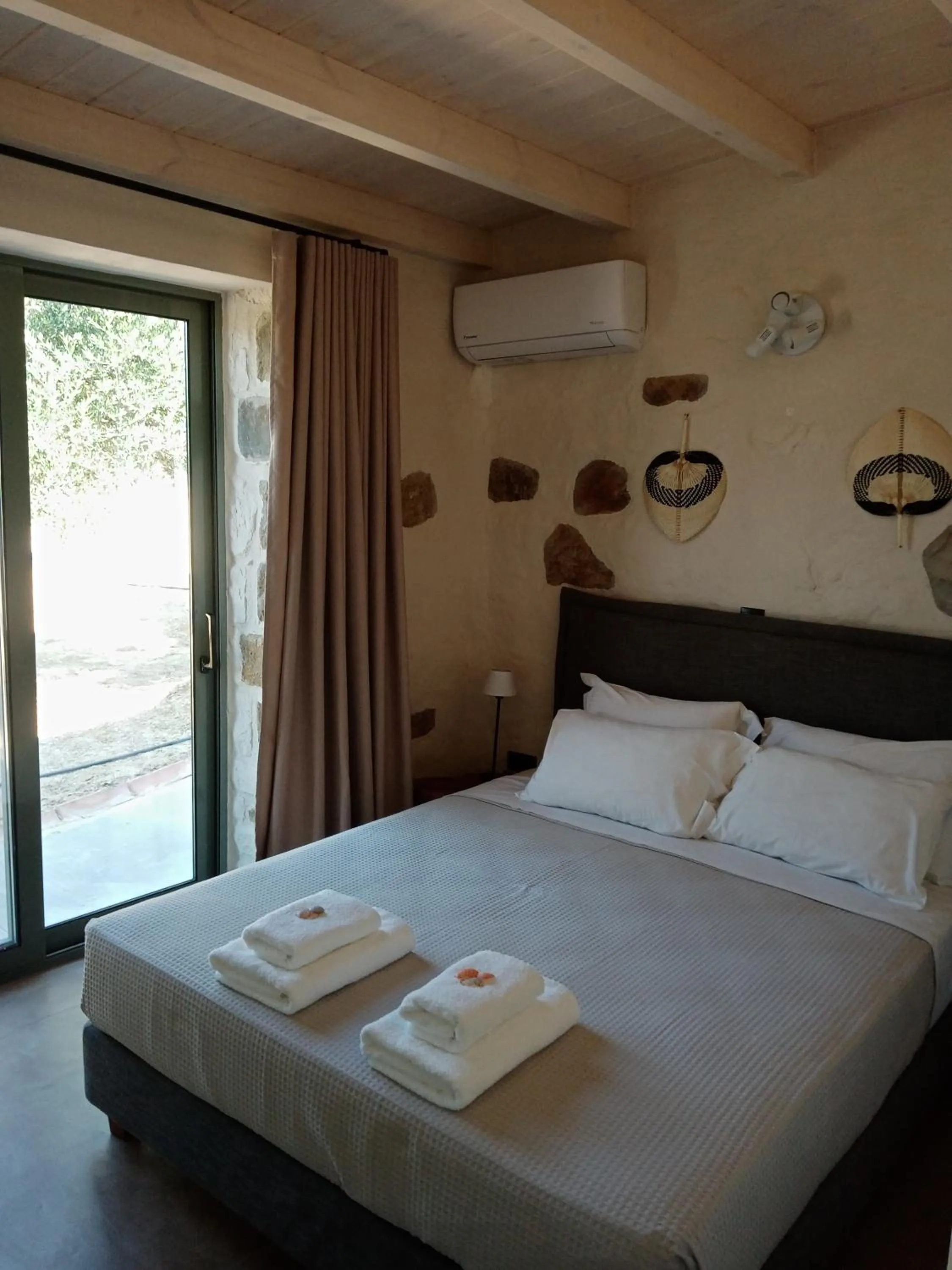 Bedroom, Bed in Afentiko Pigadi