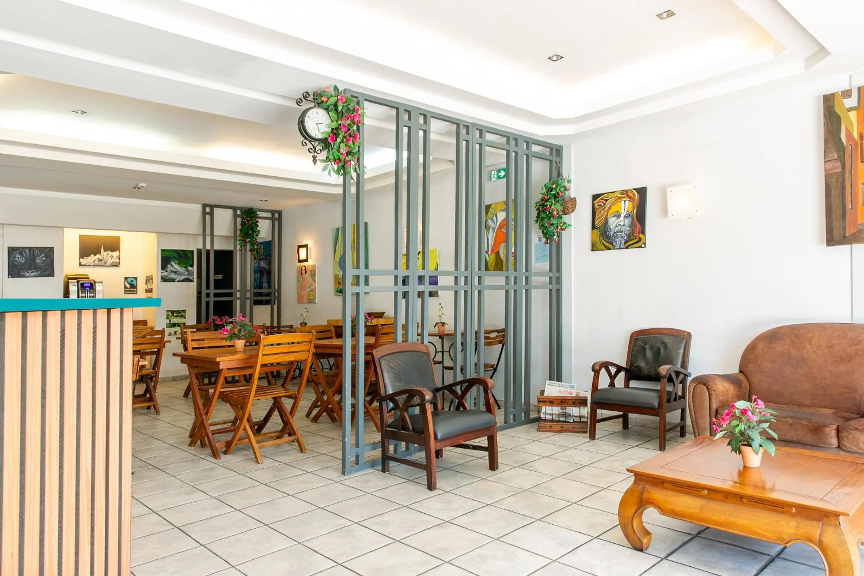 Living room in Hôtel De La Gare Nantes Station Hotel Nantes