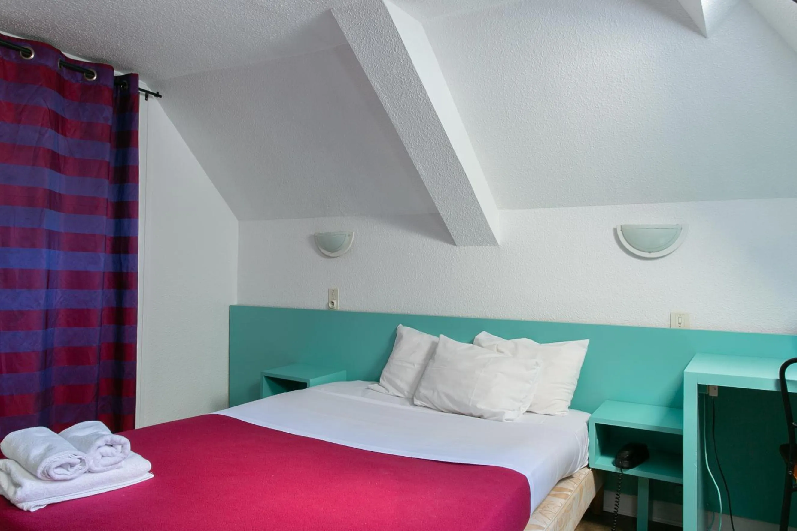 Bed in Hôtel De La Gare Nantes Station Hotel Nantes