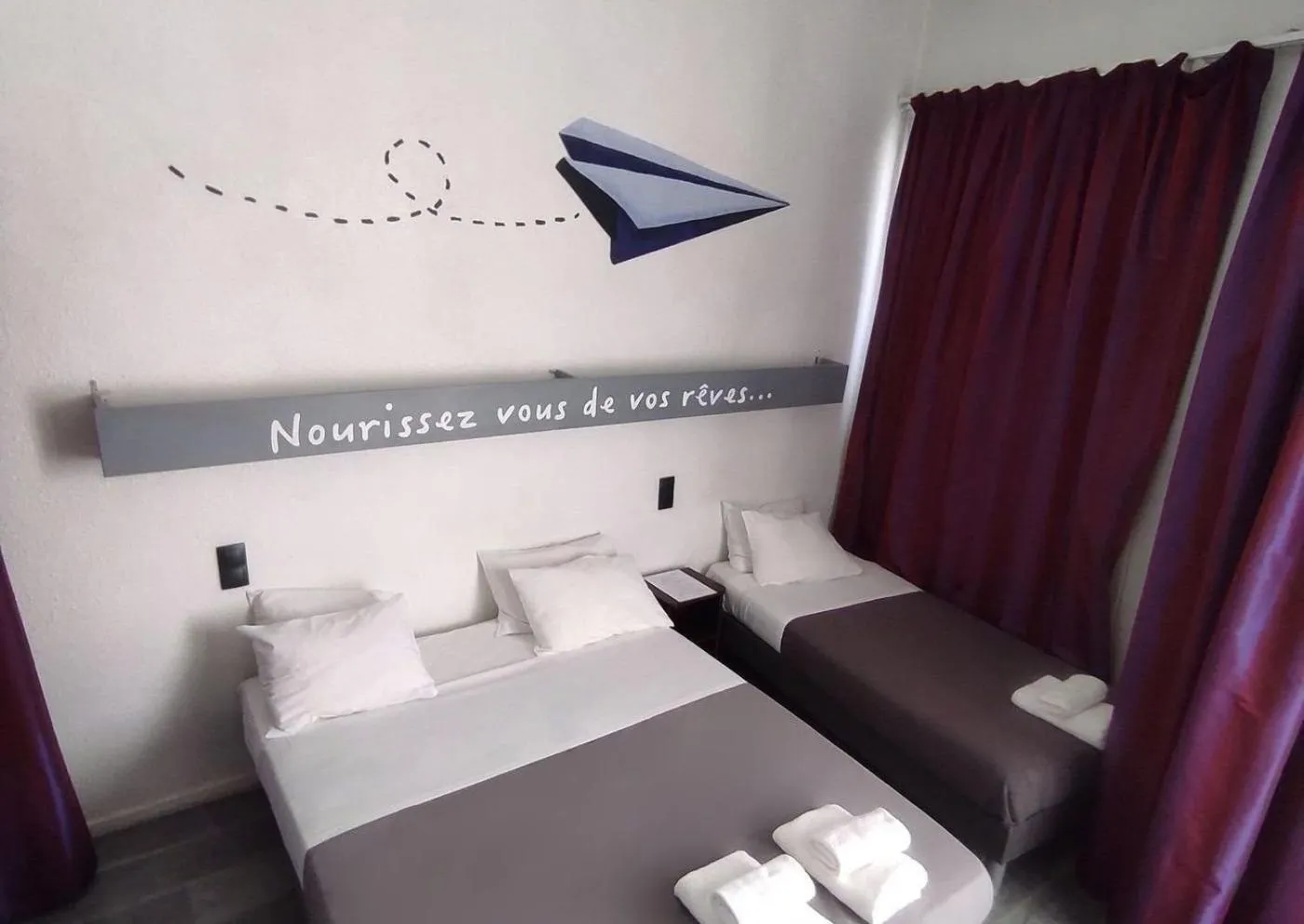 Bed in Hôtel De La Gare Nantes Station Hotel Nantes