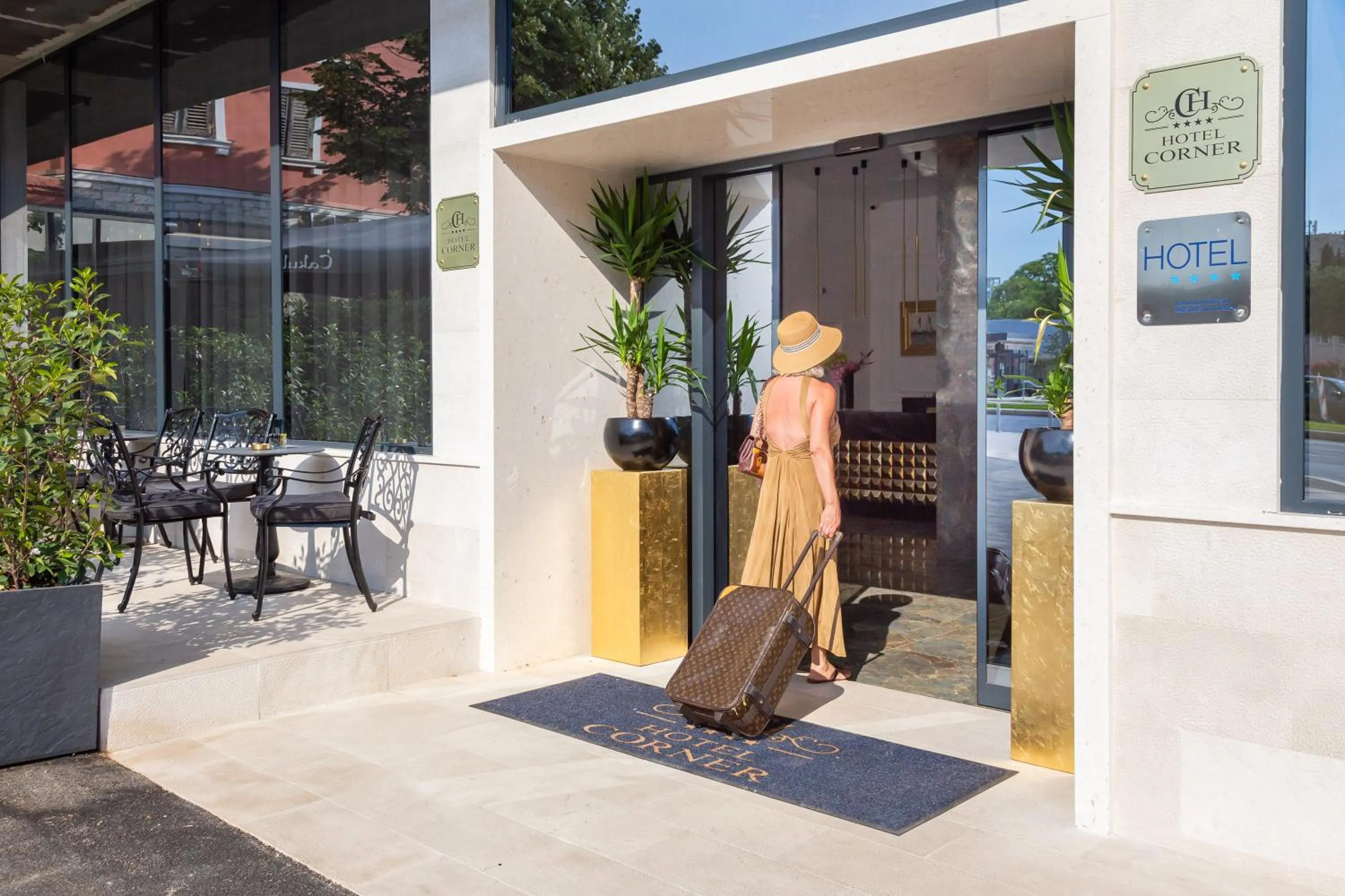 Patio in Hotel Corner