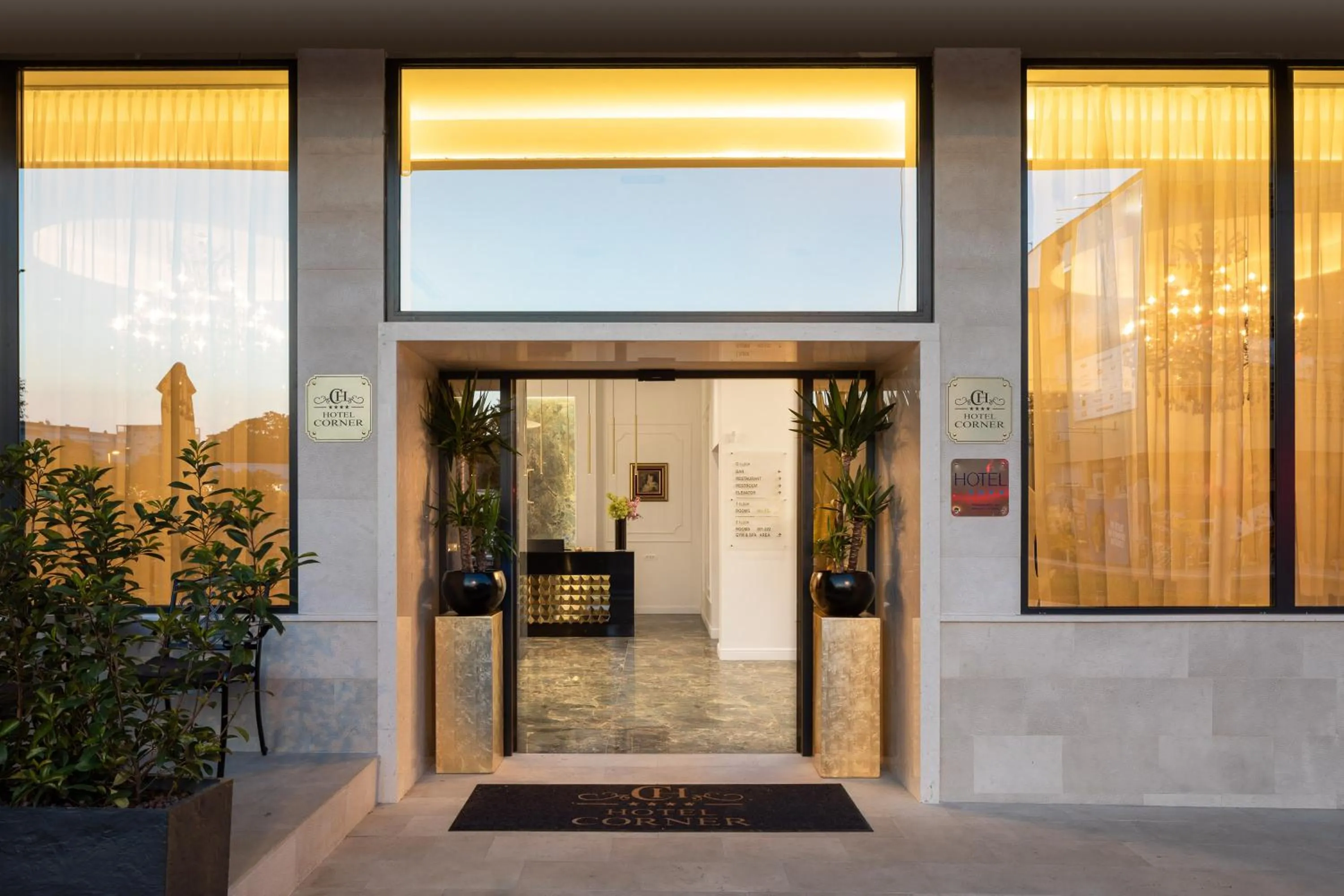 Facade/entrance in Hotel Corner