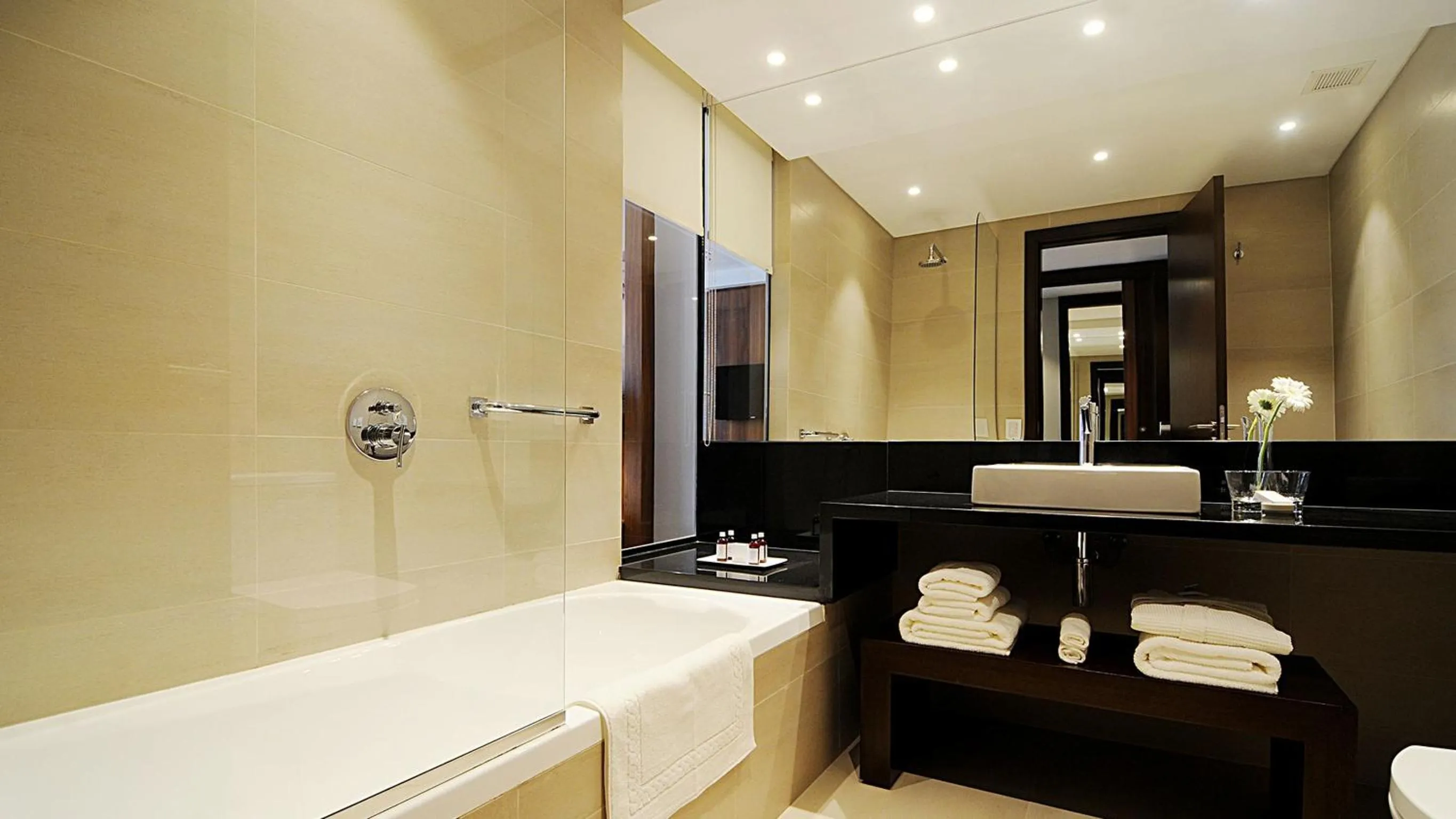 Bathroom in Puerto Norte Design Hotel