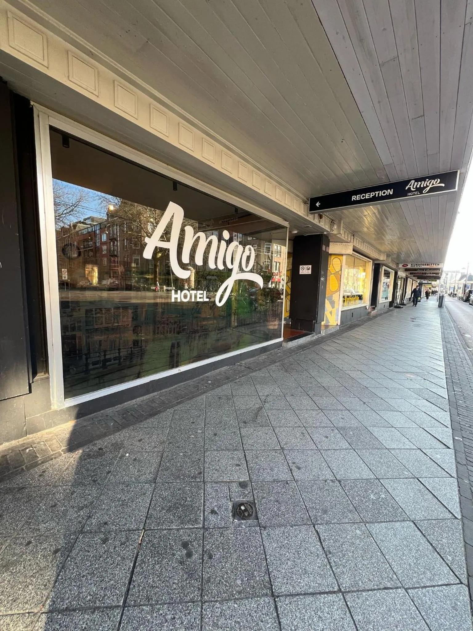 Facade/entrance in Amigo Hotel