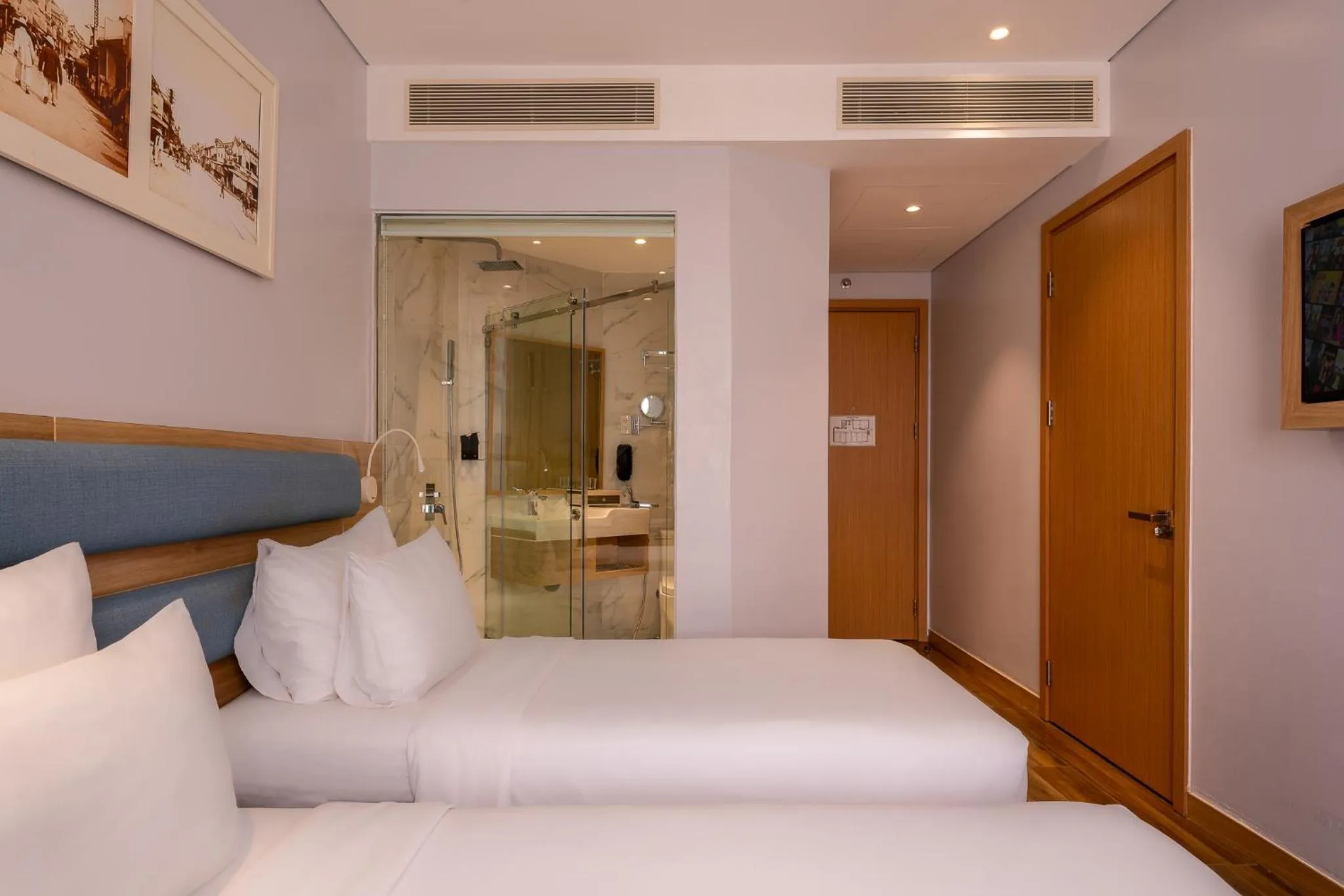 Bathroom, Bed in Adora Mira Riverside