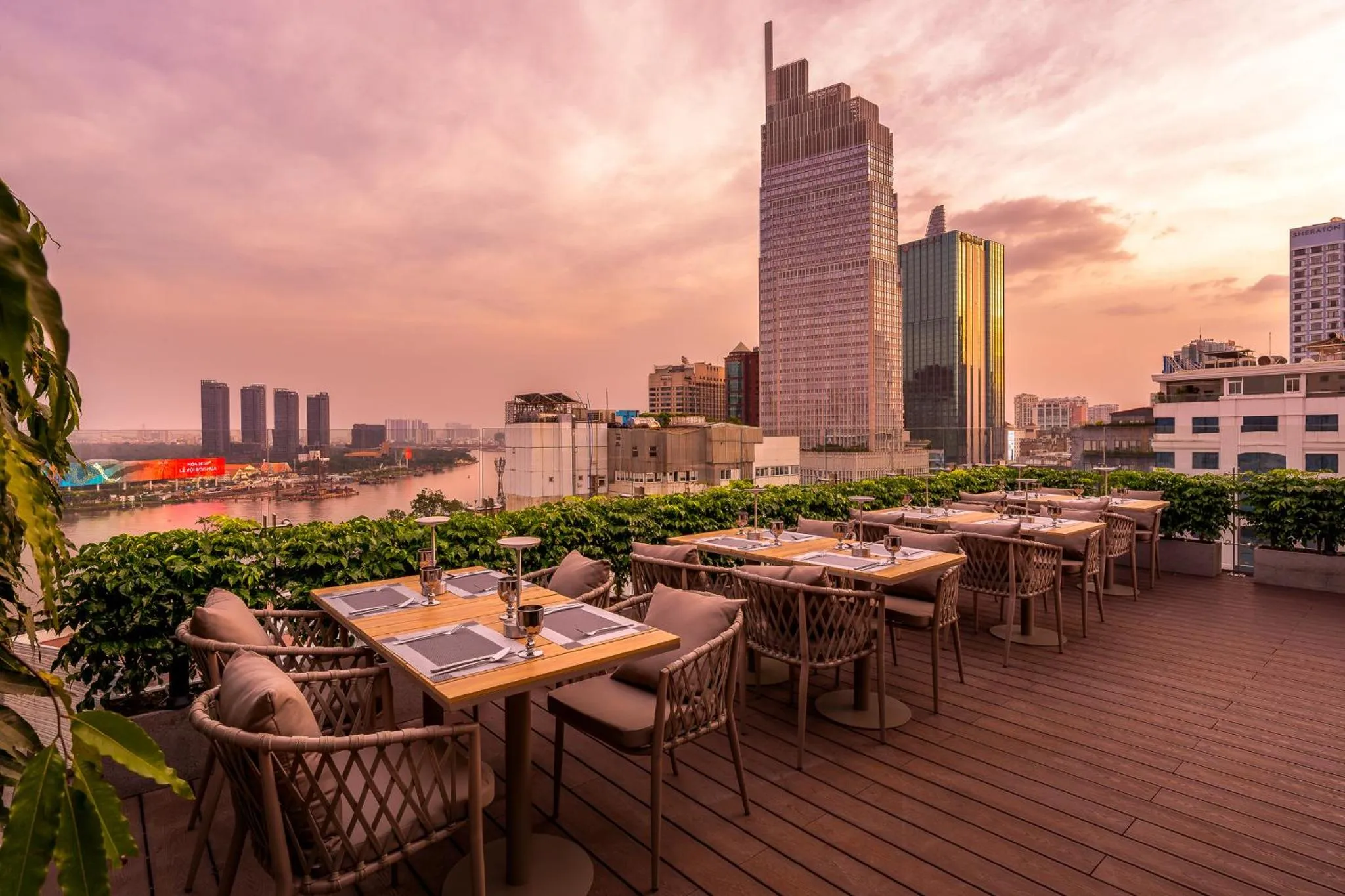 Restaurant/places to eat in Adora Mira Riverside