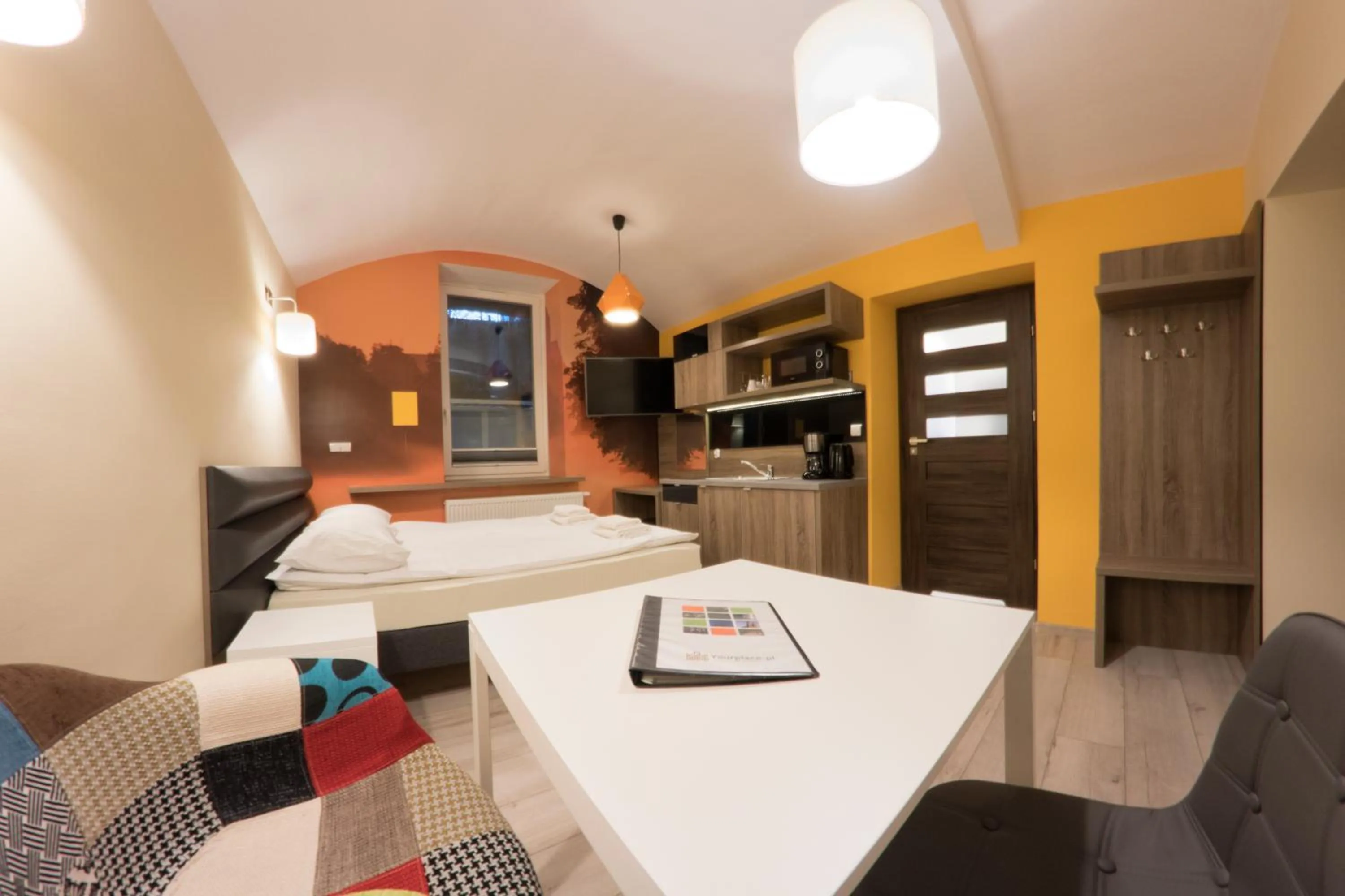 Bedroom, Bed in Yourplace Central Apartments