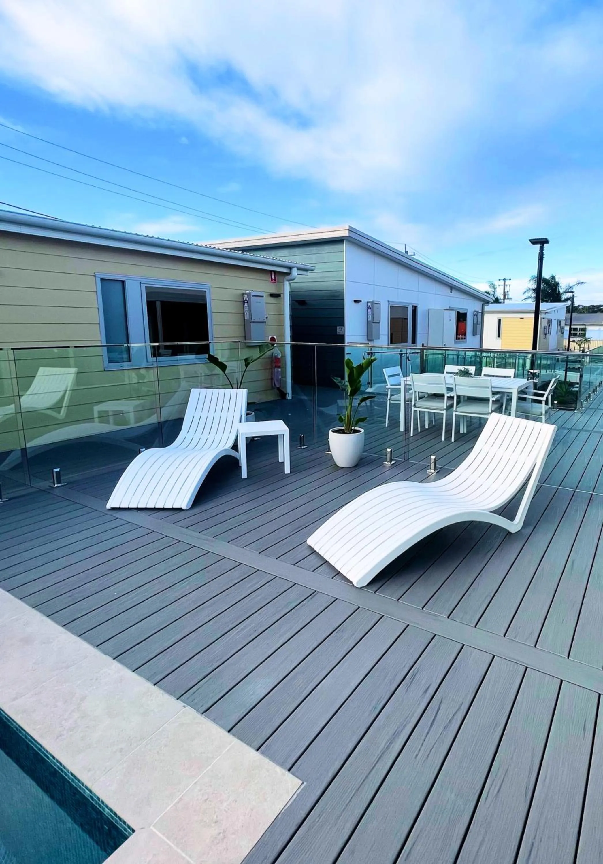 sunbed in Resort on Cedar