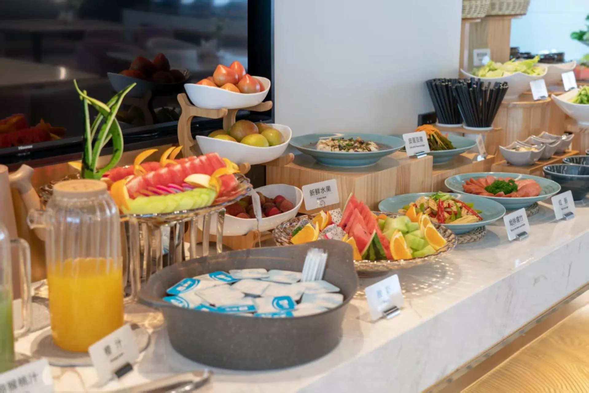 Restaurant/places to eat in Atour Light Hotel Dalian Xinghai Square Hang Lung Shopping Center