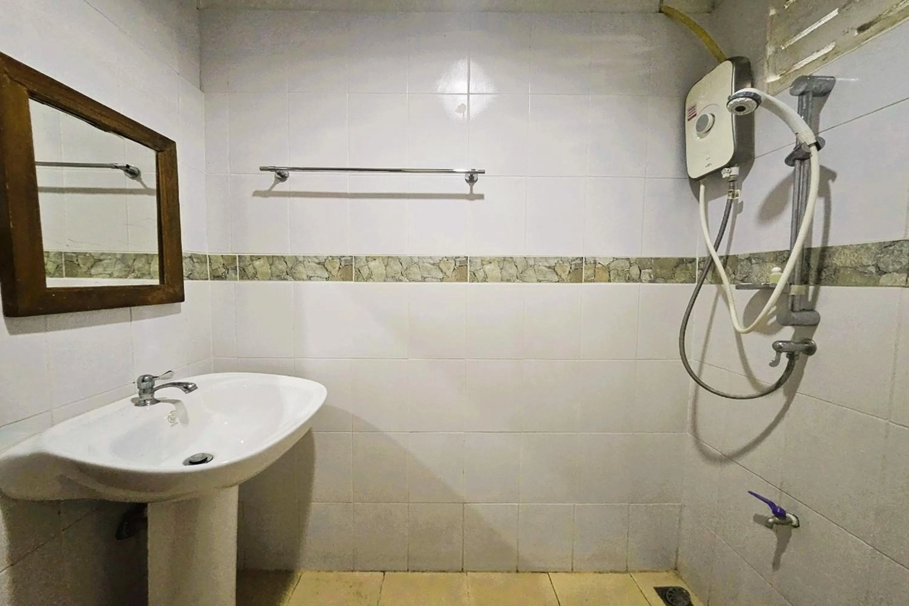 Bathroom in Thai Gallery Baantawai