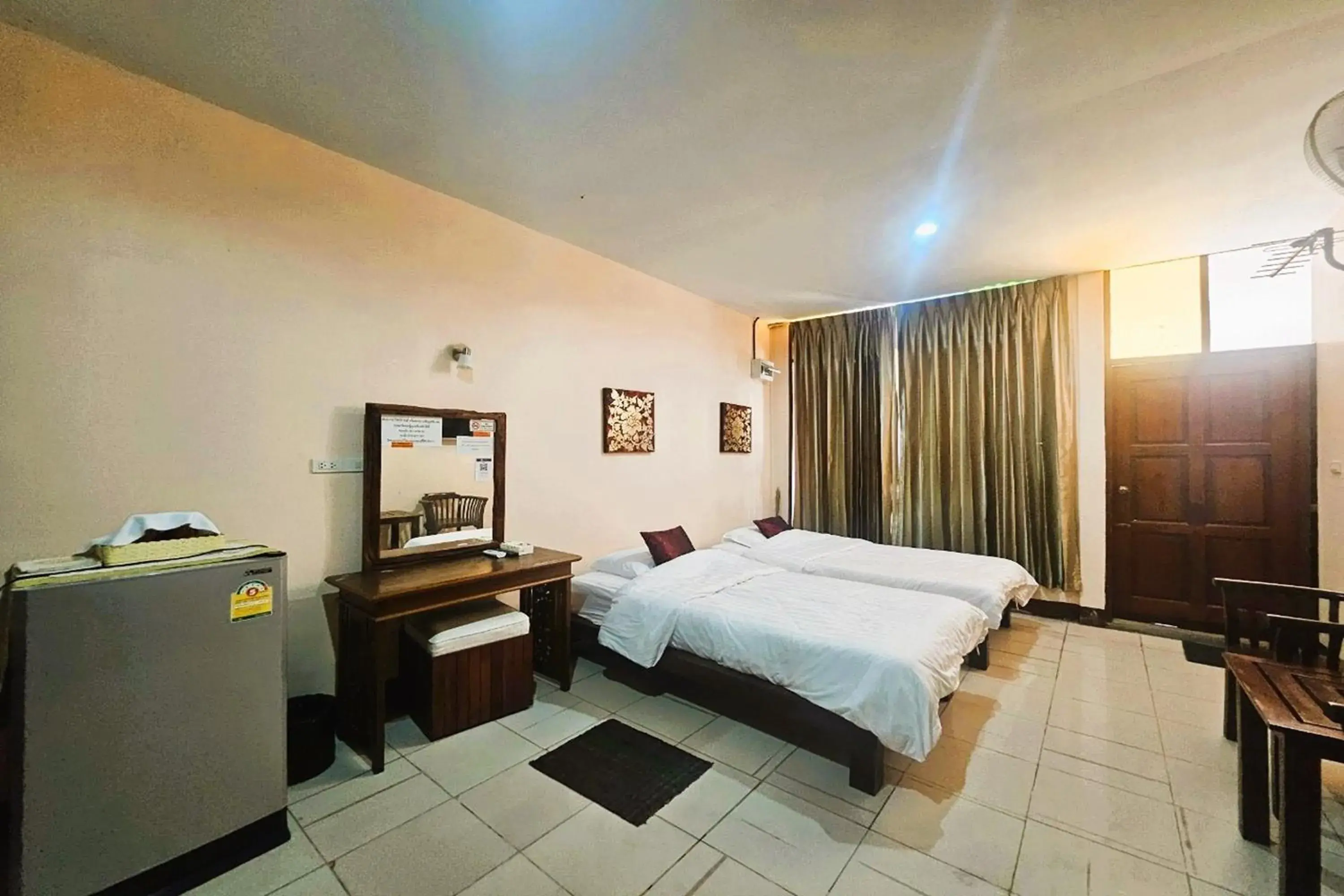 Superior Twin Room in Thai Gallery Baantawai Superior Twin Room in Thai Gallery Baantawai