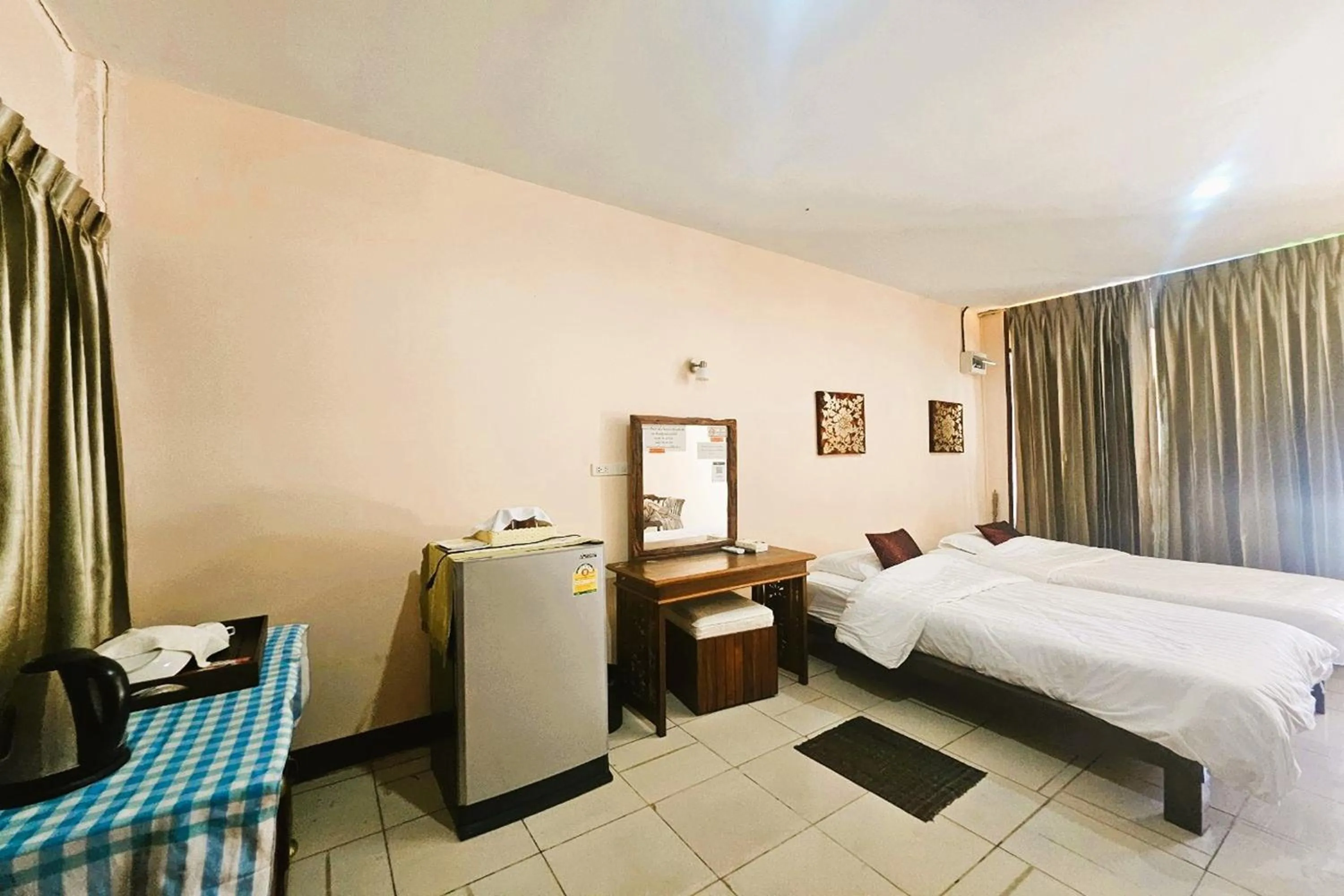 Bedroom, Bed in Thai Gallery Baantawai