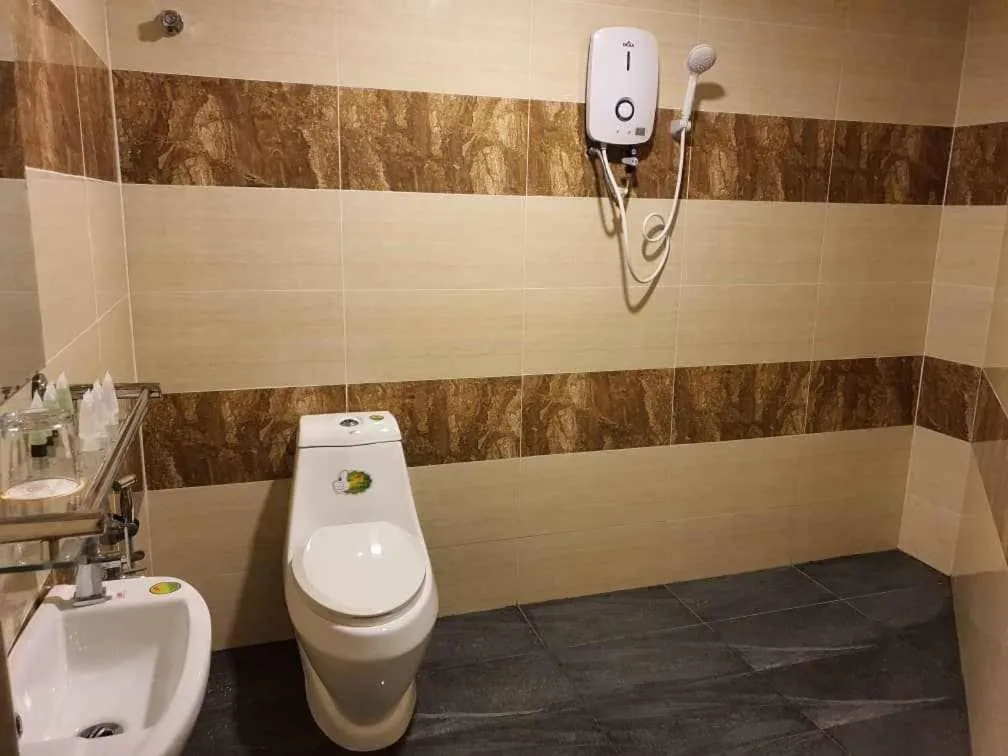 Toilet in Enrich Hotel Setia Alam by uBook