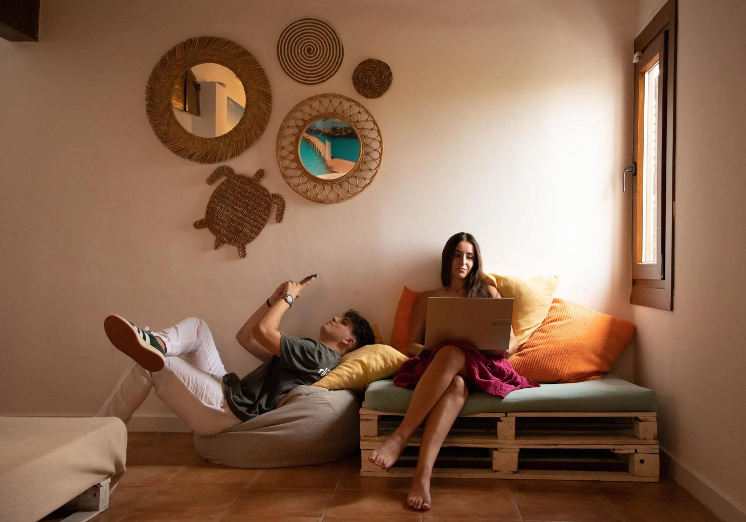 Communal lounge/ TV room in Urban Hostel Palma - Albergue Juvenil - Youth Hostel