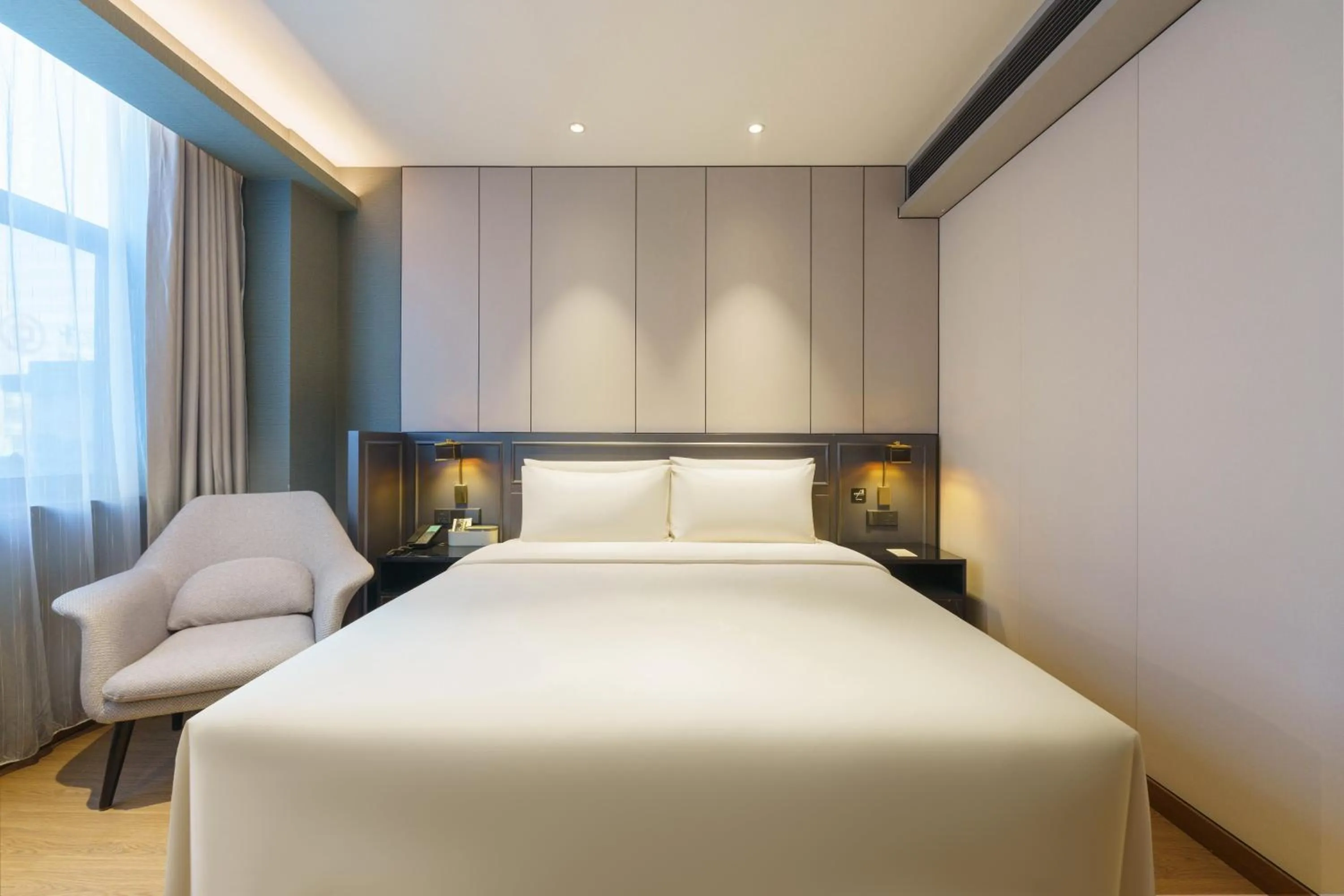 Bed in Atour X Hotel Dalian Development Zone Ansheng Plaza