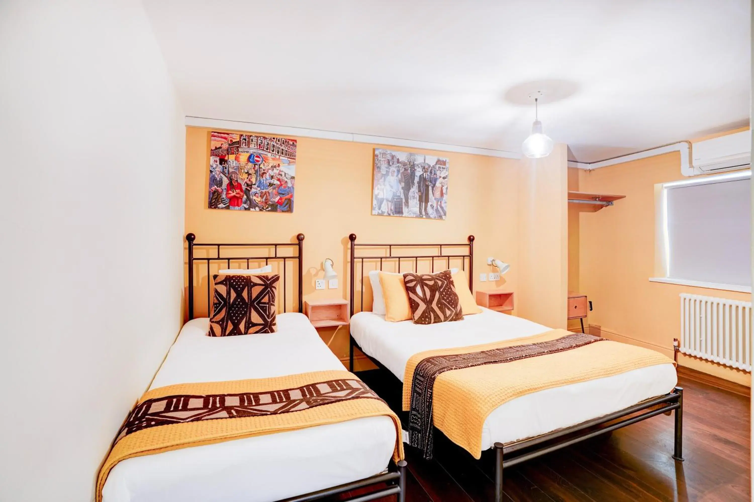 Standard Twin Room in Dancenter Southwark Near London Bridge Standard Twin Room in Dancenter Southwark Near London Bridge