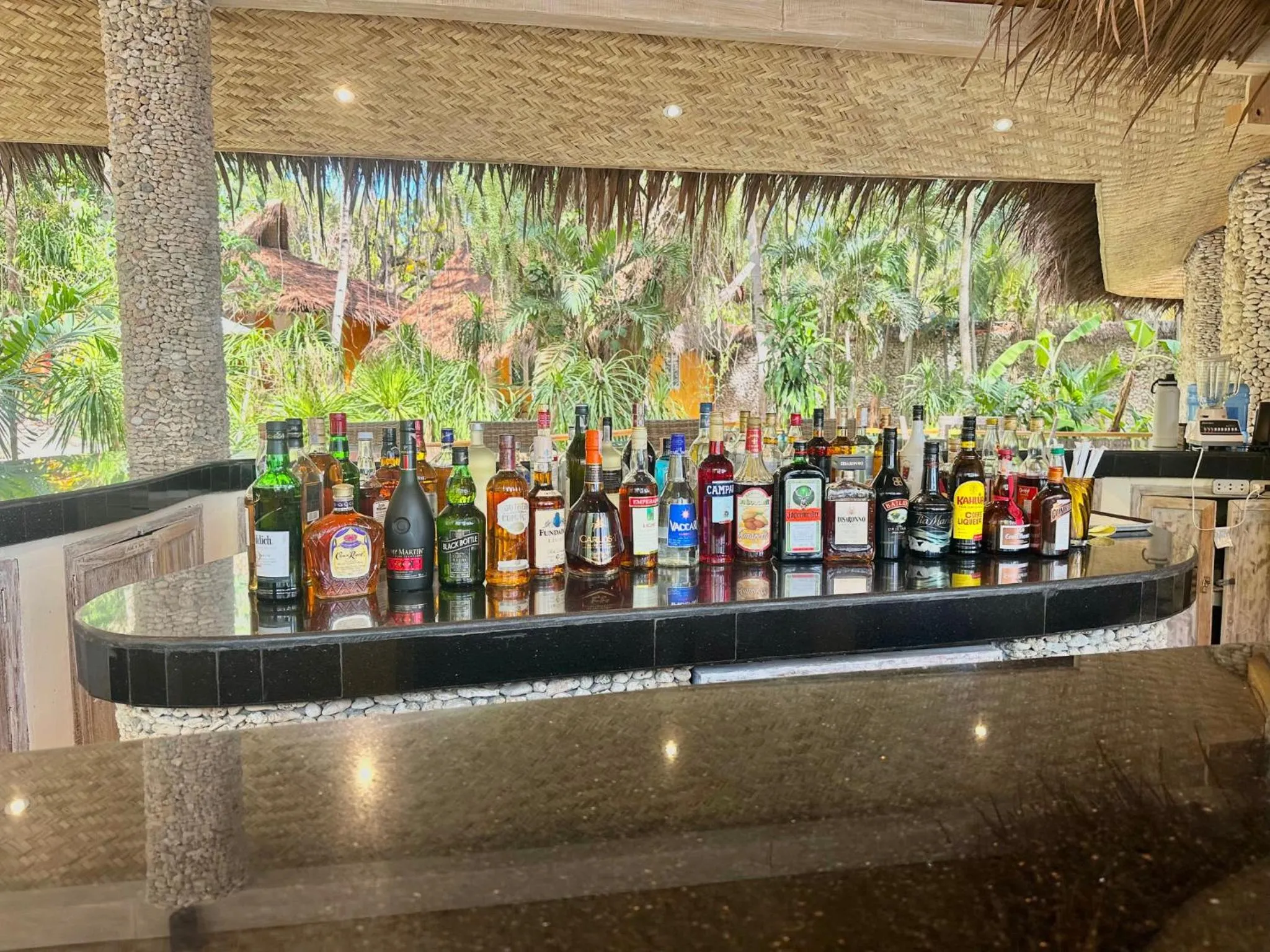 Lounge or bar in Coco Sunset Beach Resort
