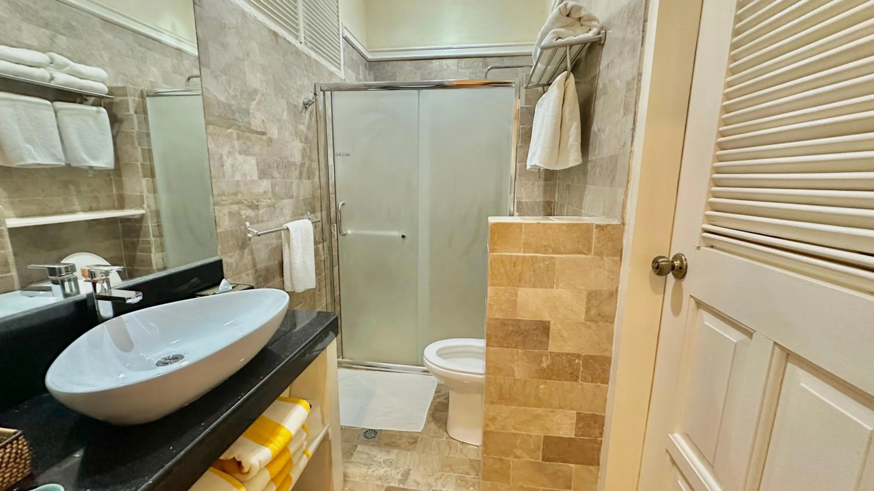 Bathroom in Coco Sunset Beach Resort