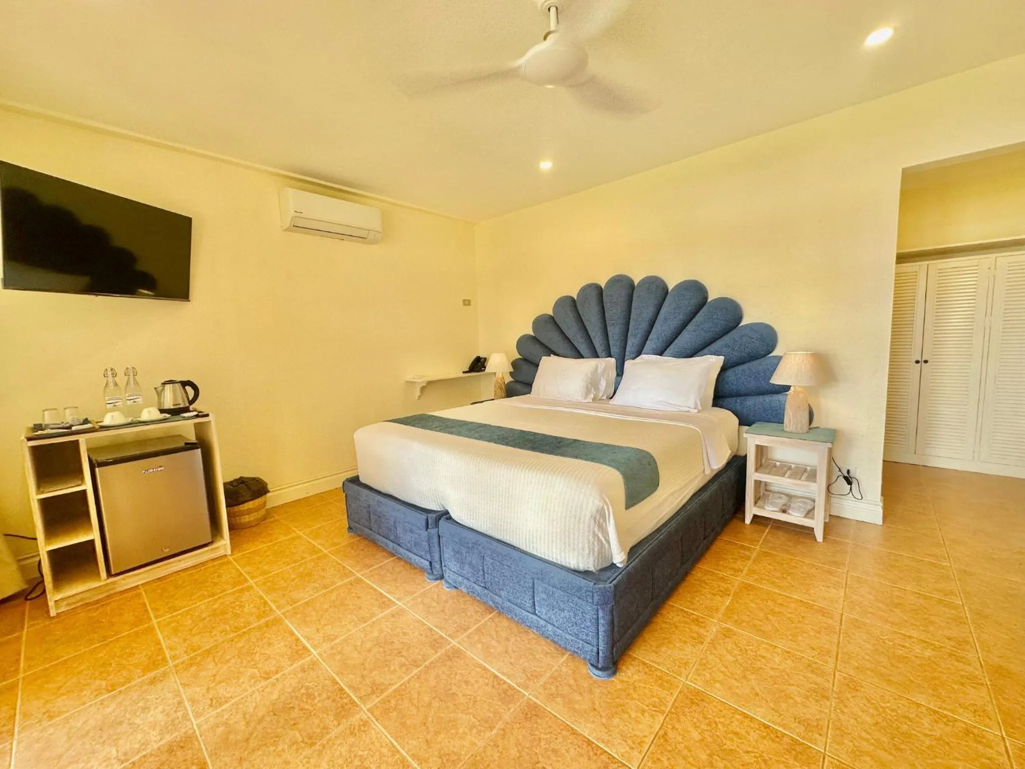 Bedroom, Bed in Coco Sunset Beach Resort