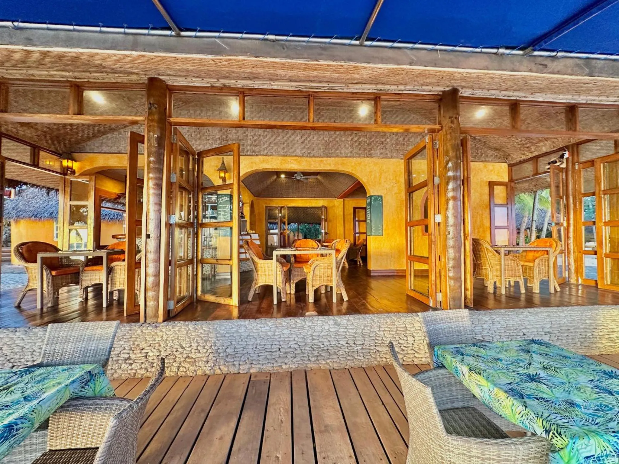 Restaurant/places to eat in Coco Sunset Beach Resort