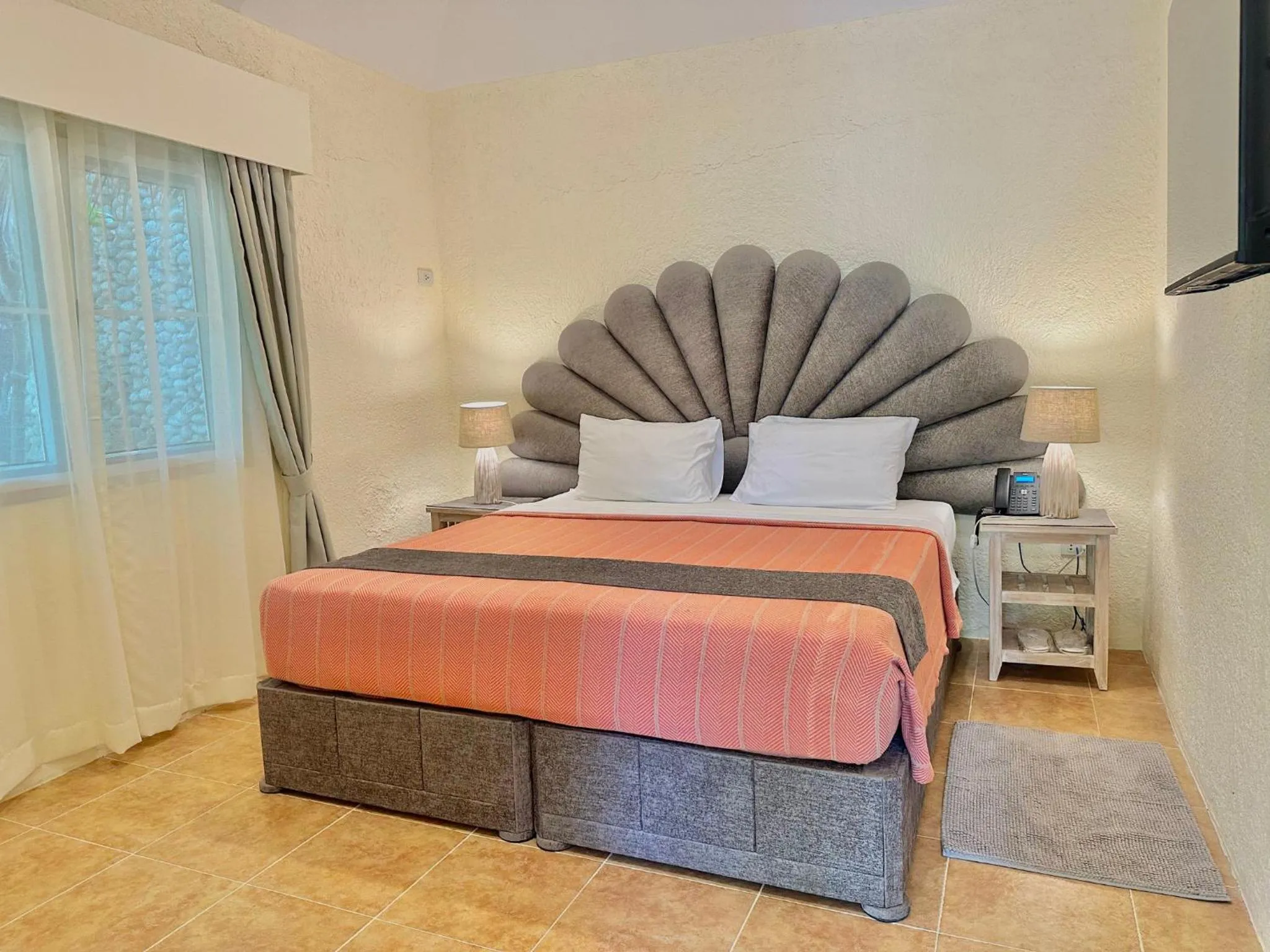 Bedroom, Bed in Coco Sunset Beach Resort