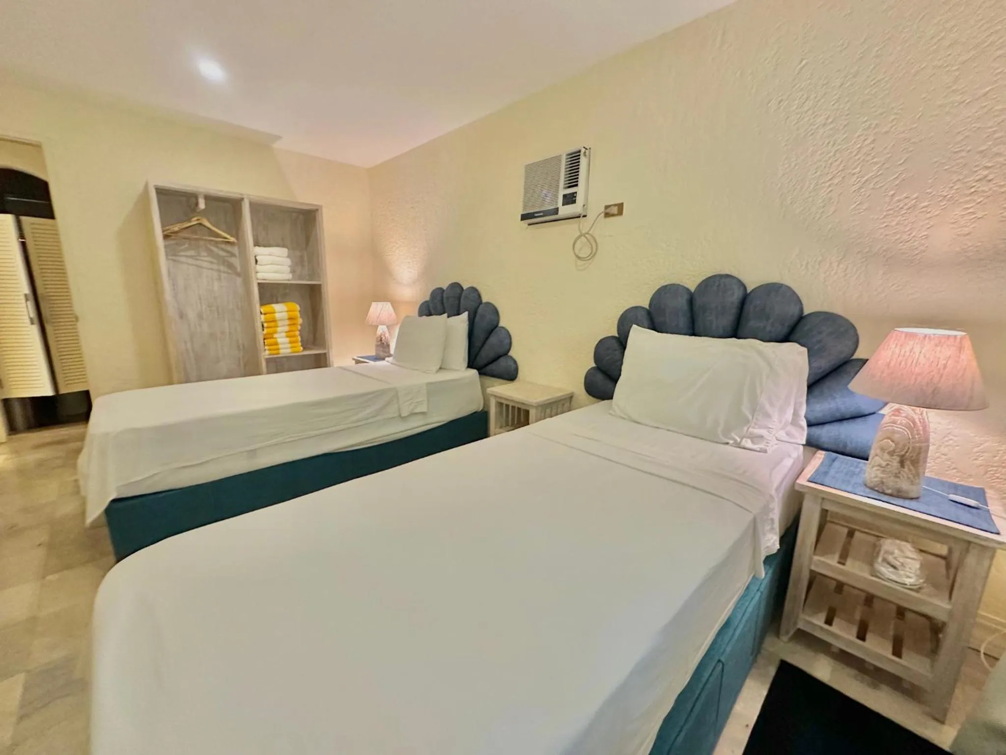 Bedroom, Bed in Coco Sunset Beach Resort