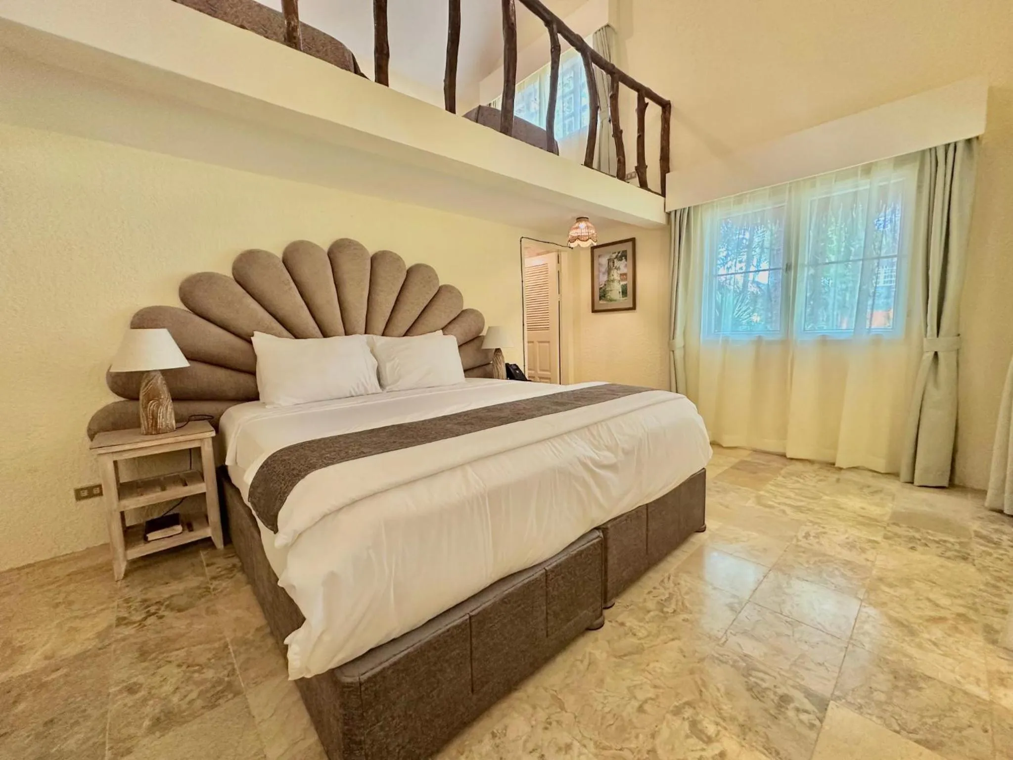 Bedroom, Bed in Coco Sunset Beach Resort