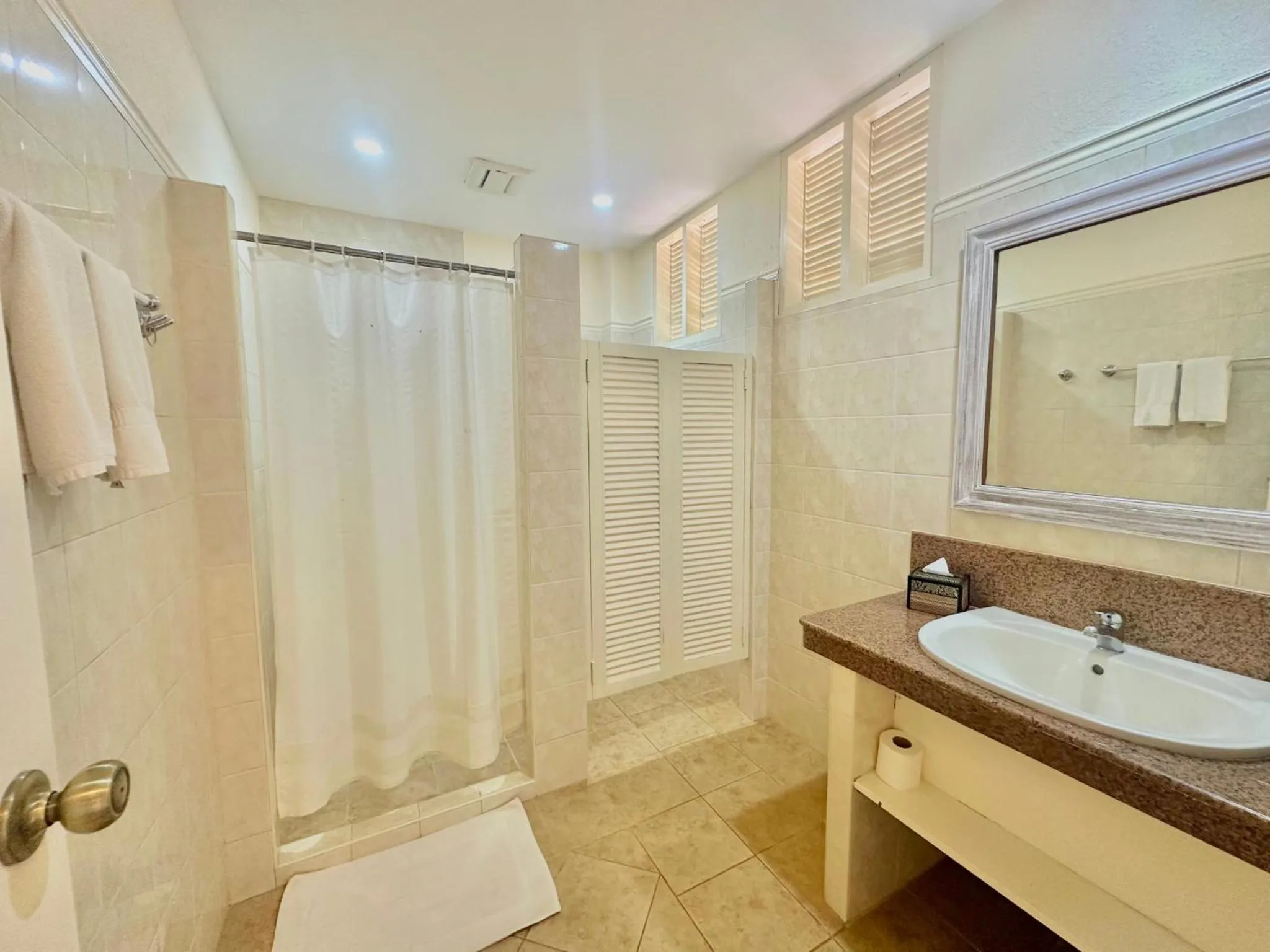 Bathroom in Coco Sunset Beach Resort