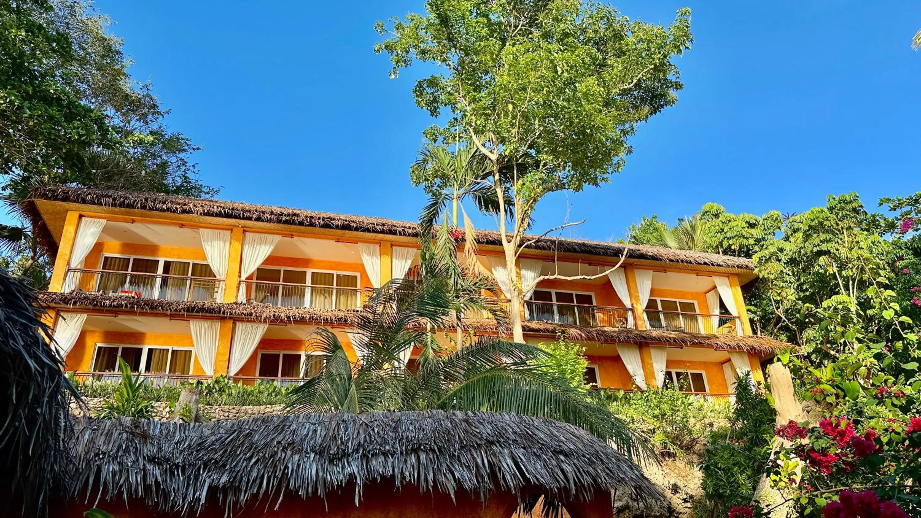 Property building in Coco Sunset Beach Resort