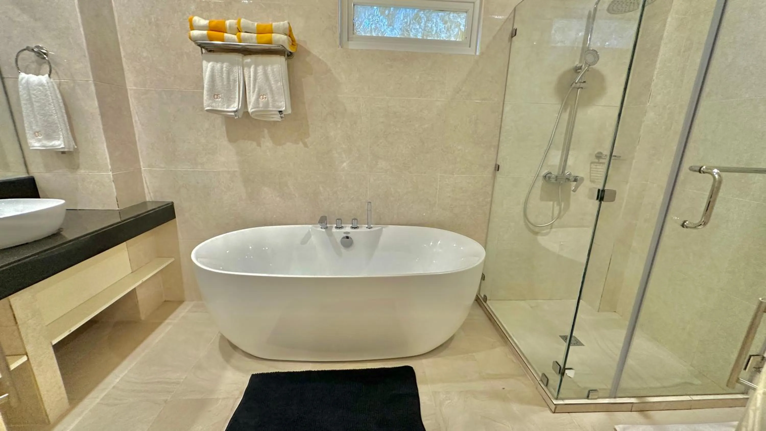 Bath in Coco Sunset Beach Resort