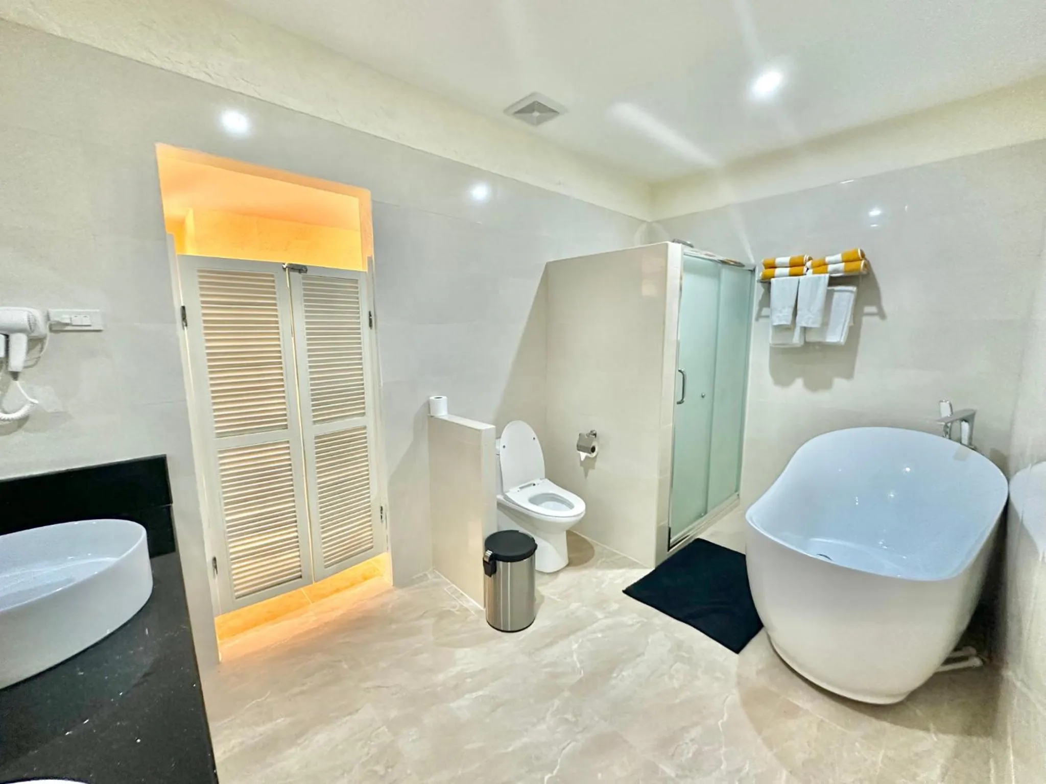 Bath in Coco Sunset Beach Resort